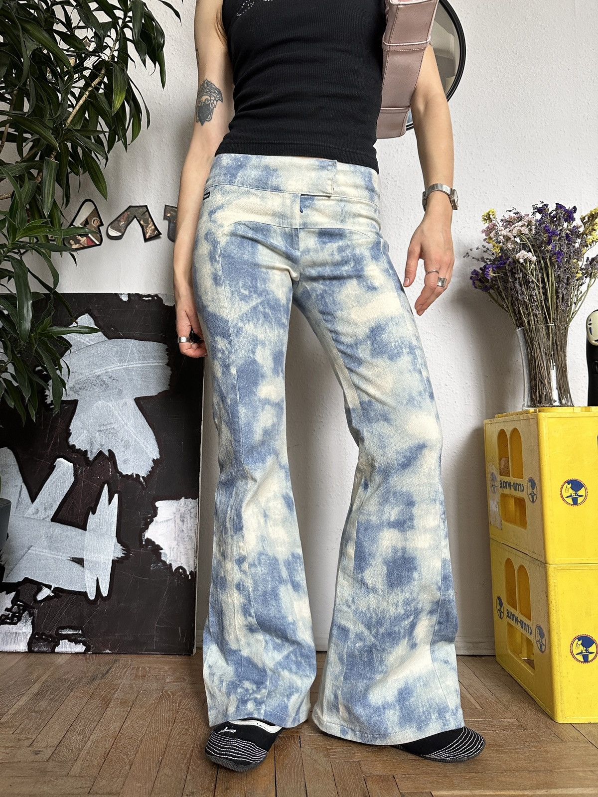 Japanese Brand × Seditionaries Flare jeans clouds low waist grunge vintage bootcut 00s Size 30" / US 8 / IT 44 - 1 Thumbnail