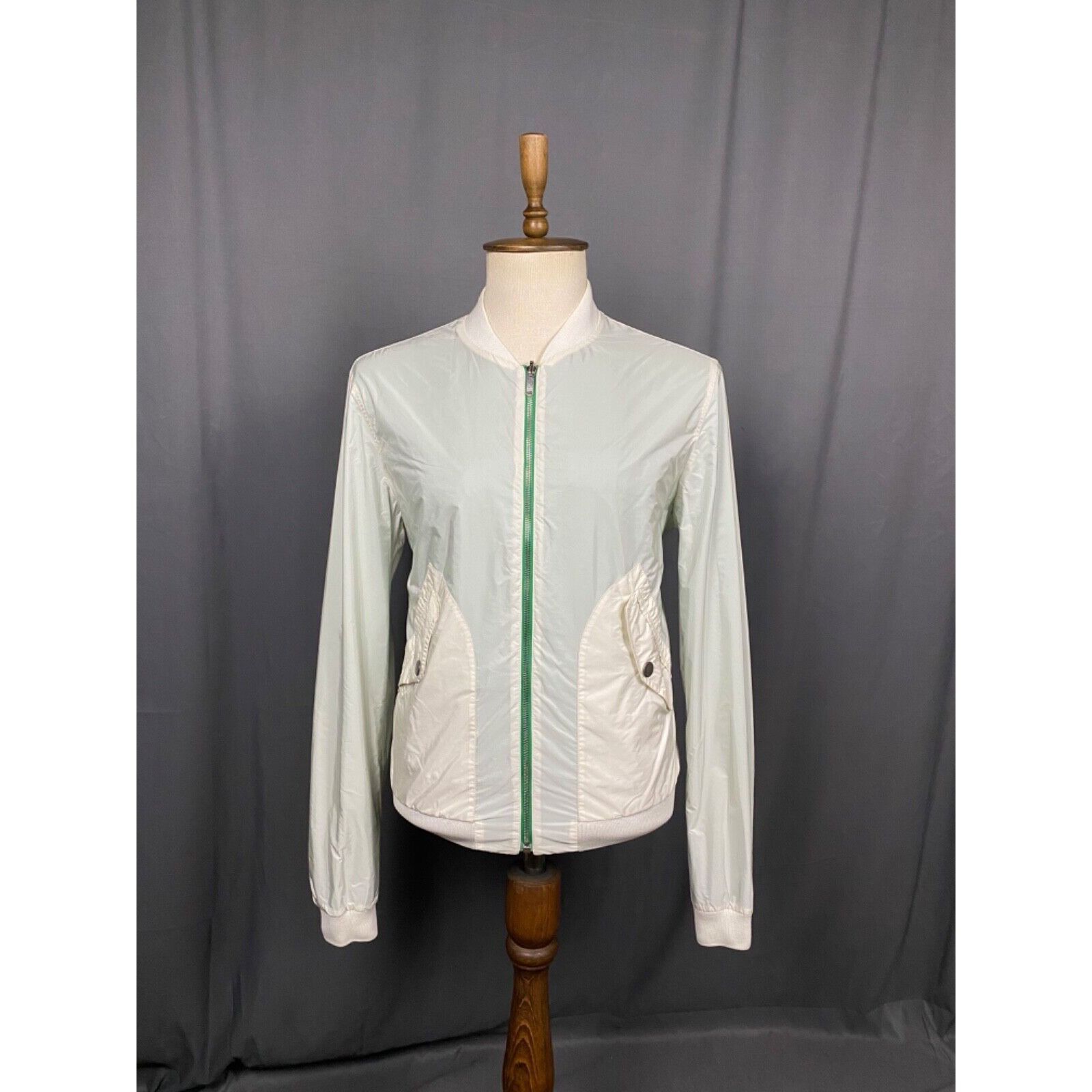 Gucci Gucci Men's Green Beige Reversible Nylon Bomber Jacket Size Size US L / EU 52-54 / 3 - 9 Thumbnail