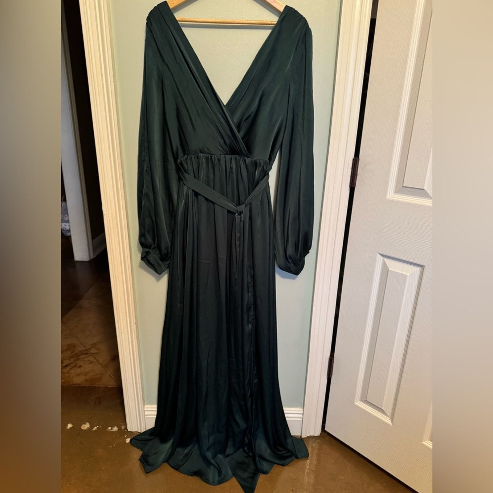 Other Fashion Nova Green Wrap Gown with Bishop Sleeves SZ 1X Size XL / US 12-14 / IT 48-50 - 1 Thumbnail