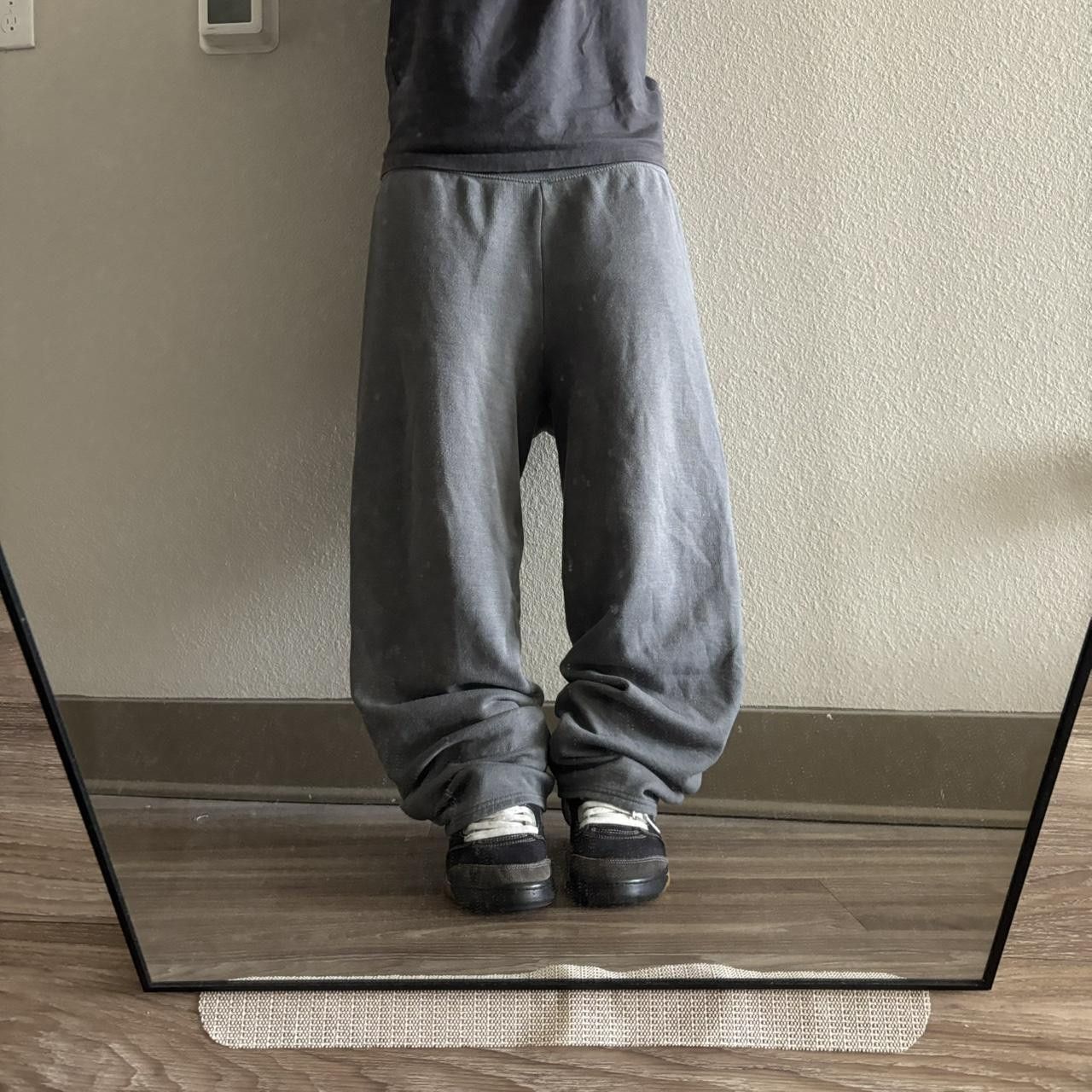 Japanese Brand Crazy Vintage Y2K/2000s Grey Essential Sweatpants! Size XL Size US 38 / EU 54 - 1 Thumbnail
