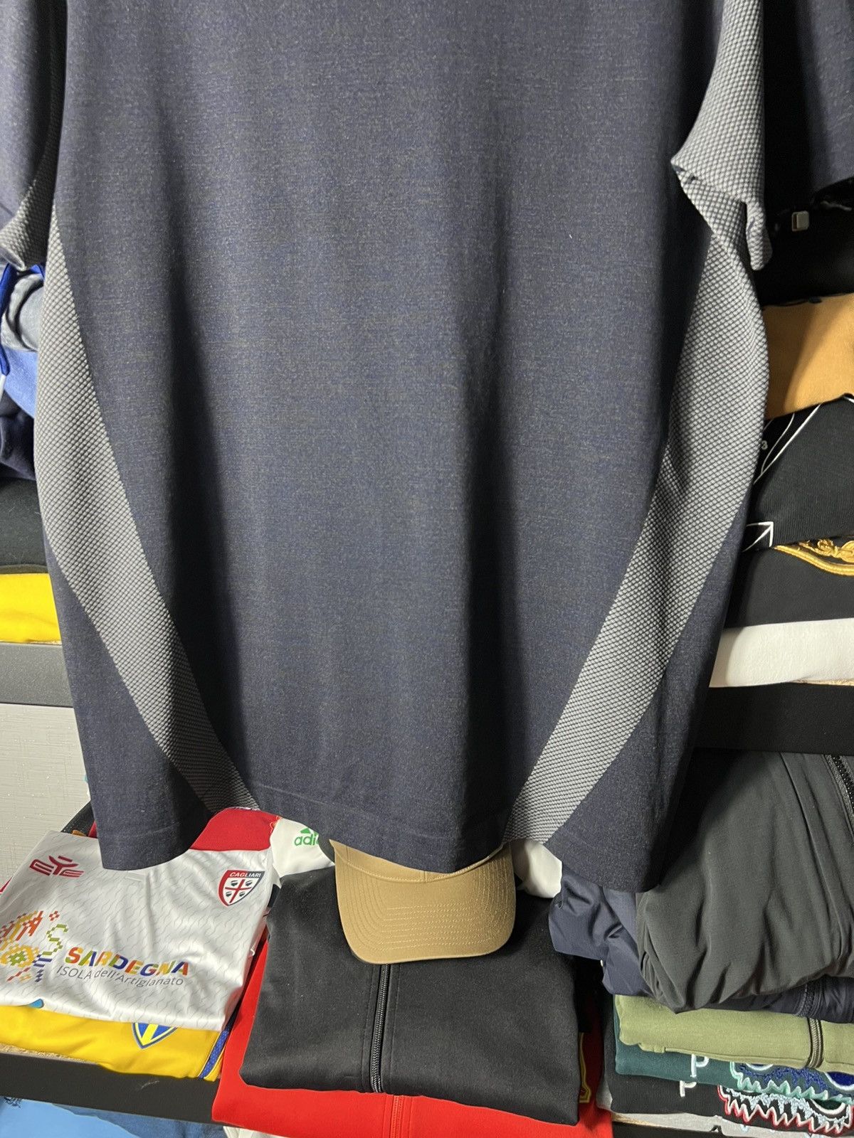 Oakley 🔥 Oakley Performance Fit Tech T-Shirt — Black/Grey — Size XL Size US XL / EU 56 / 4 - 4 Thumbnail