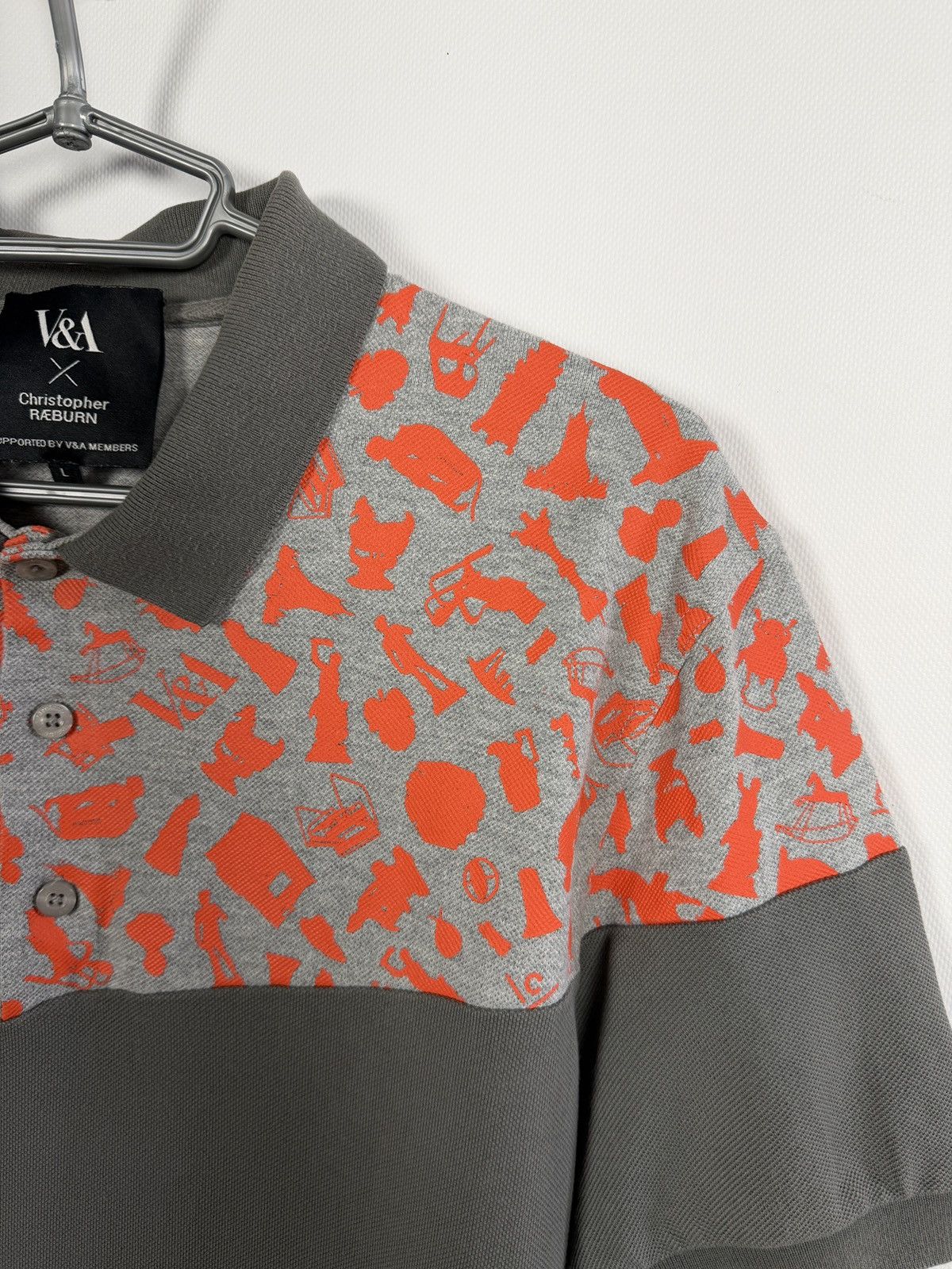 Christopher Raeburn Men’s V&A x Christopher Raeburn Designer Polo Shirt Size L Size US L / EU 52-54 / 3 - 7 Thumbnail