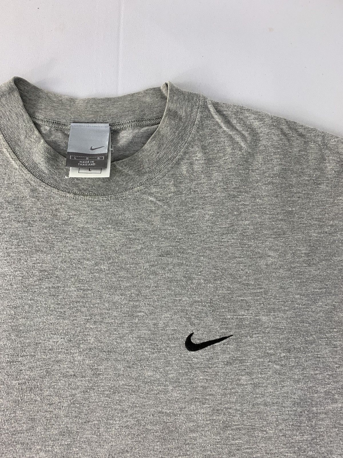 Nike 90s Nike Swoosh Minimalist Plain Design Printed Tee Size US L / EU 52-54 / 3 - 4 Thumbnail