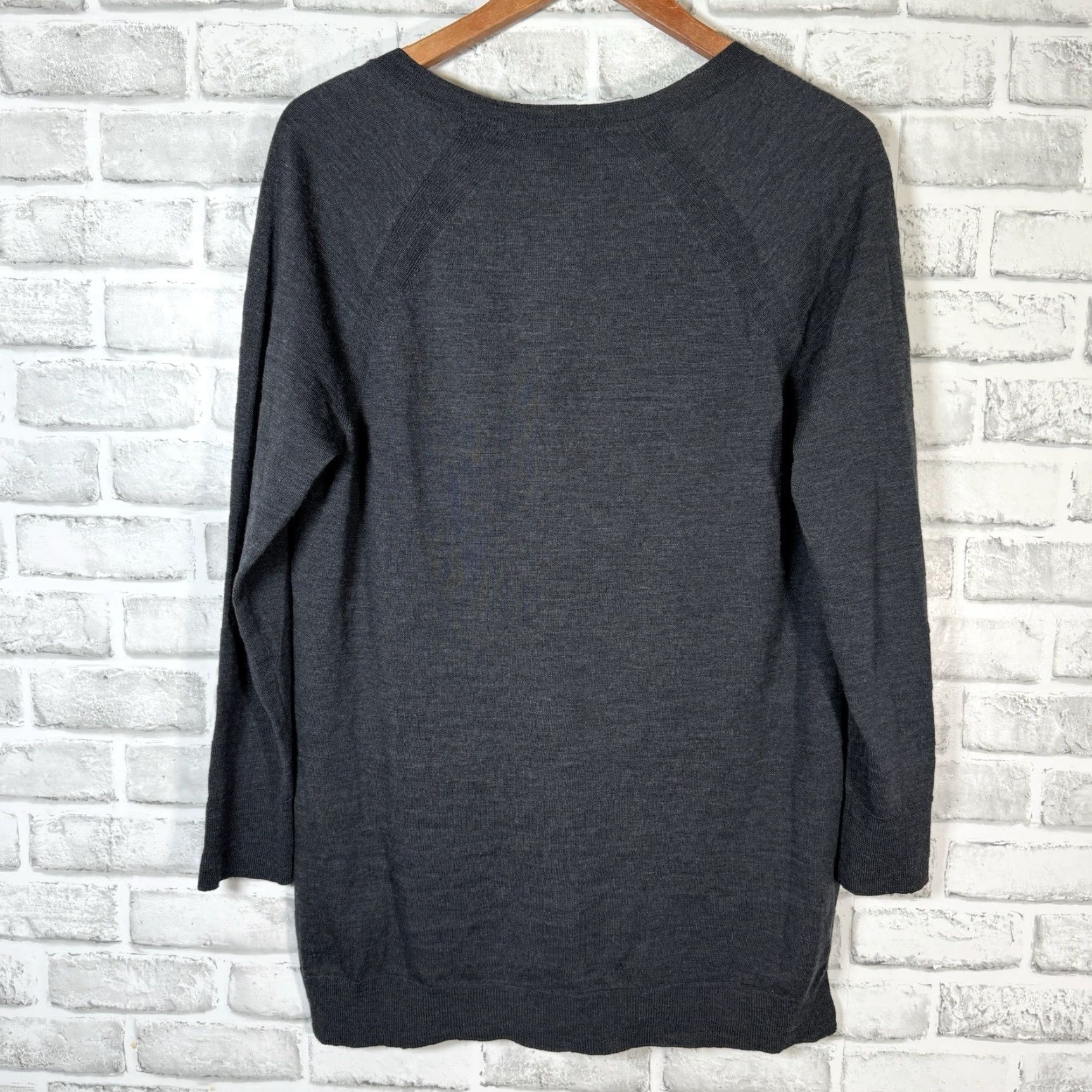 Eileen Fisher VINTAGE Eileen Fisher Women's Sweater Pullover 100% Merino Wool Petite Medium Gray Size M / US 6-8 / IT 42-44 - 5 Thumbnail