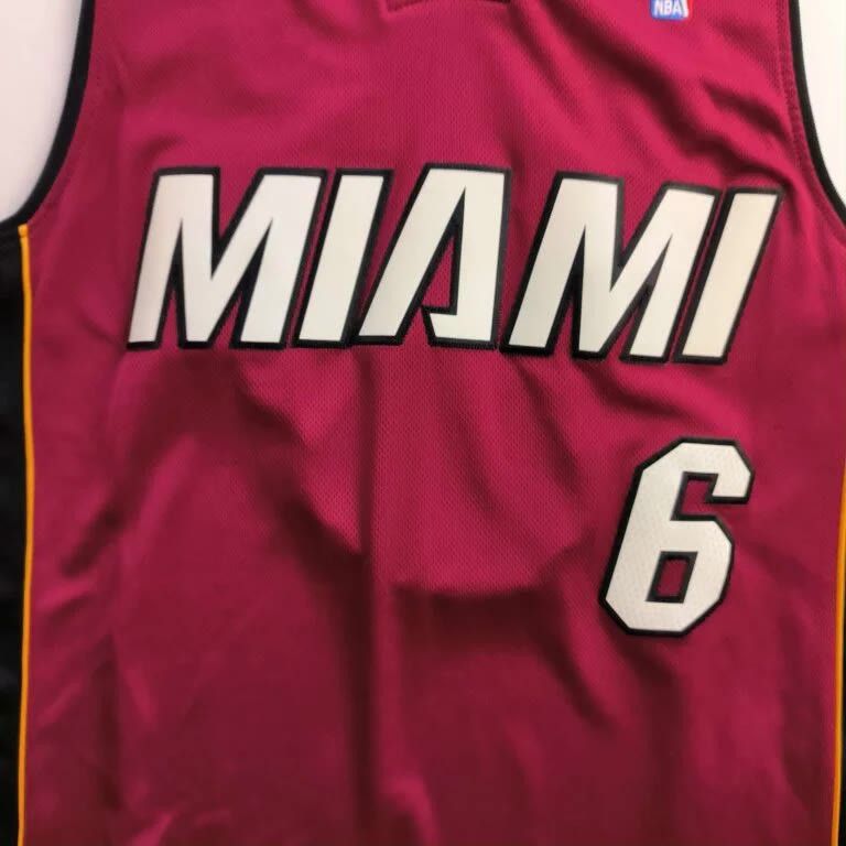 Adidas Miami Heat LeBron James Adidas Swingman alternate NBA jersey Size US S / EU 44-46 / 1 - 4 Thumbnail