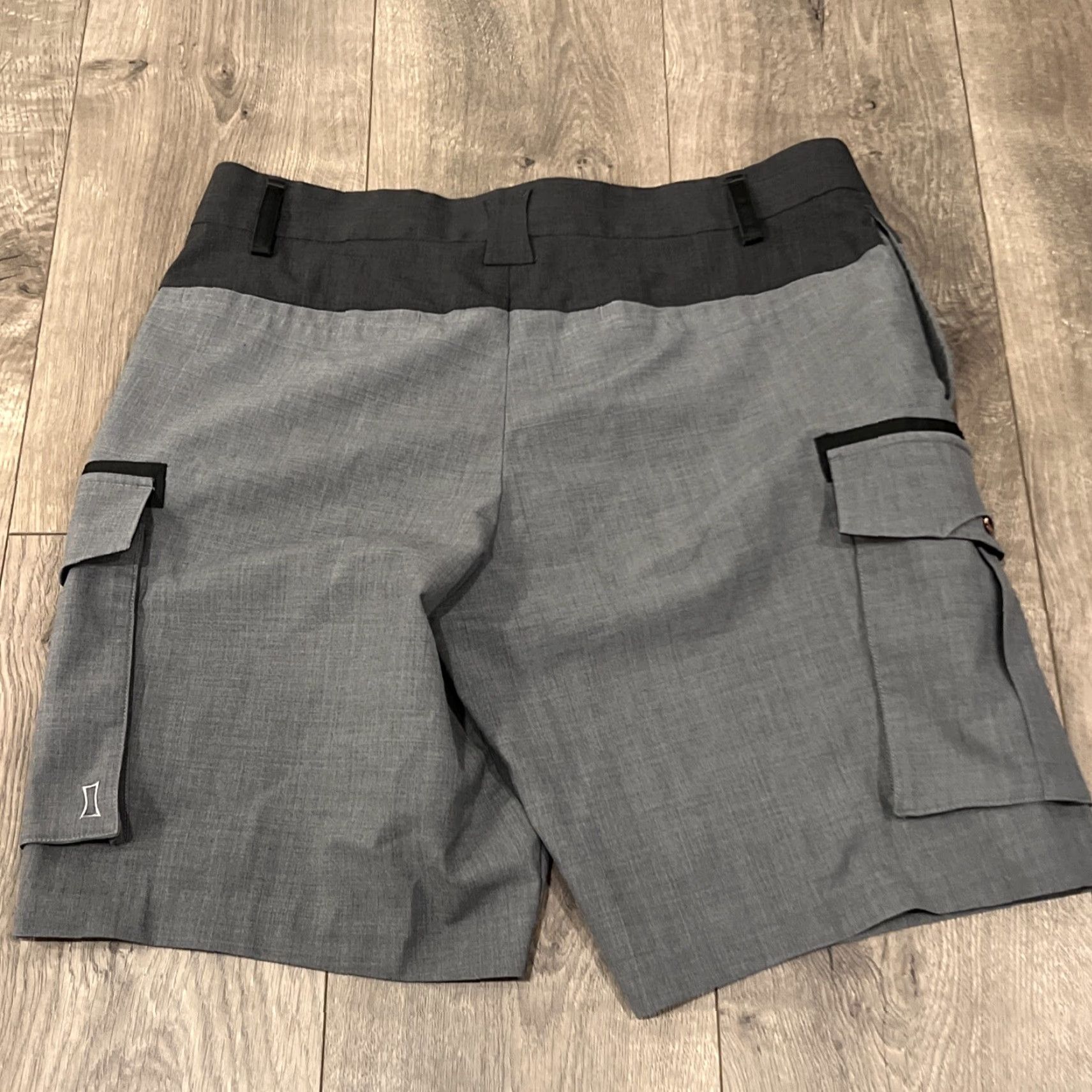 Vintage GRAY CHINO Cargo Shorts Size 34 Black Flat Front Regular Fit Mens Size US 34 / EU 50 - 4 Thumbnail