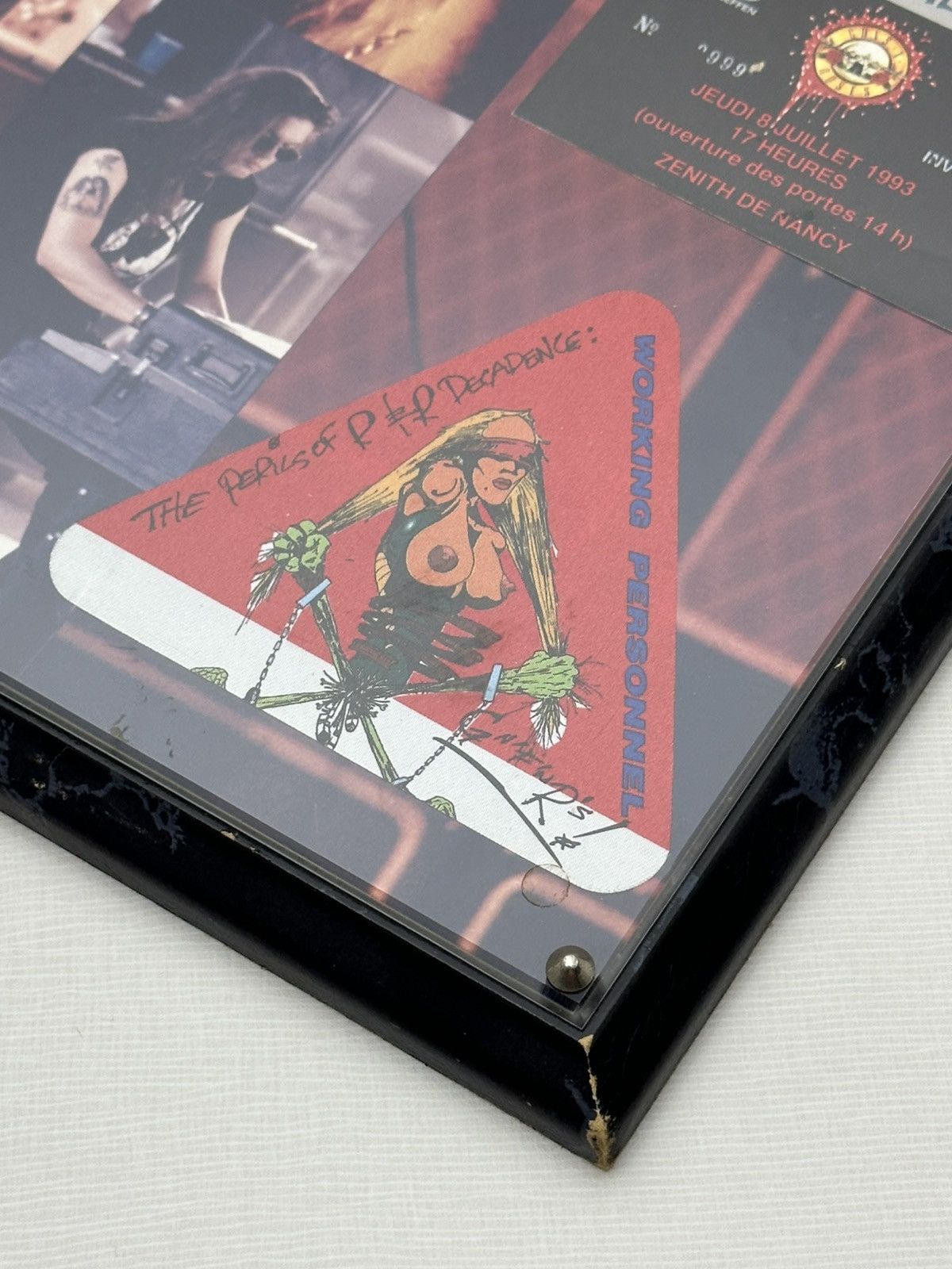 Guns N' Roses Gun’s N Roses Hanging Plaque Use Your Illusion 1993 Tour Size ONE SIZE - 6 Thumbnail