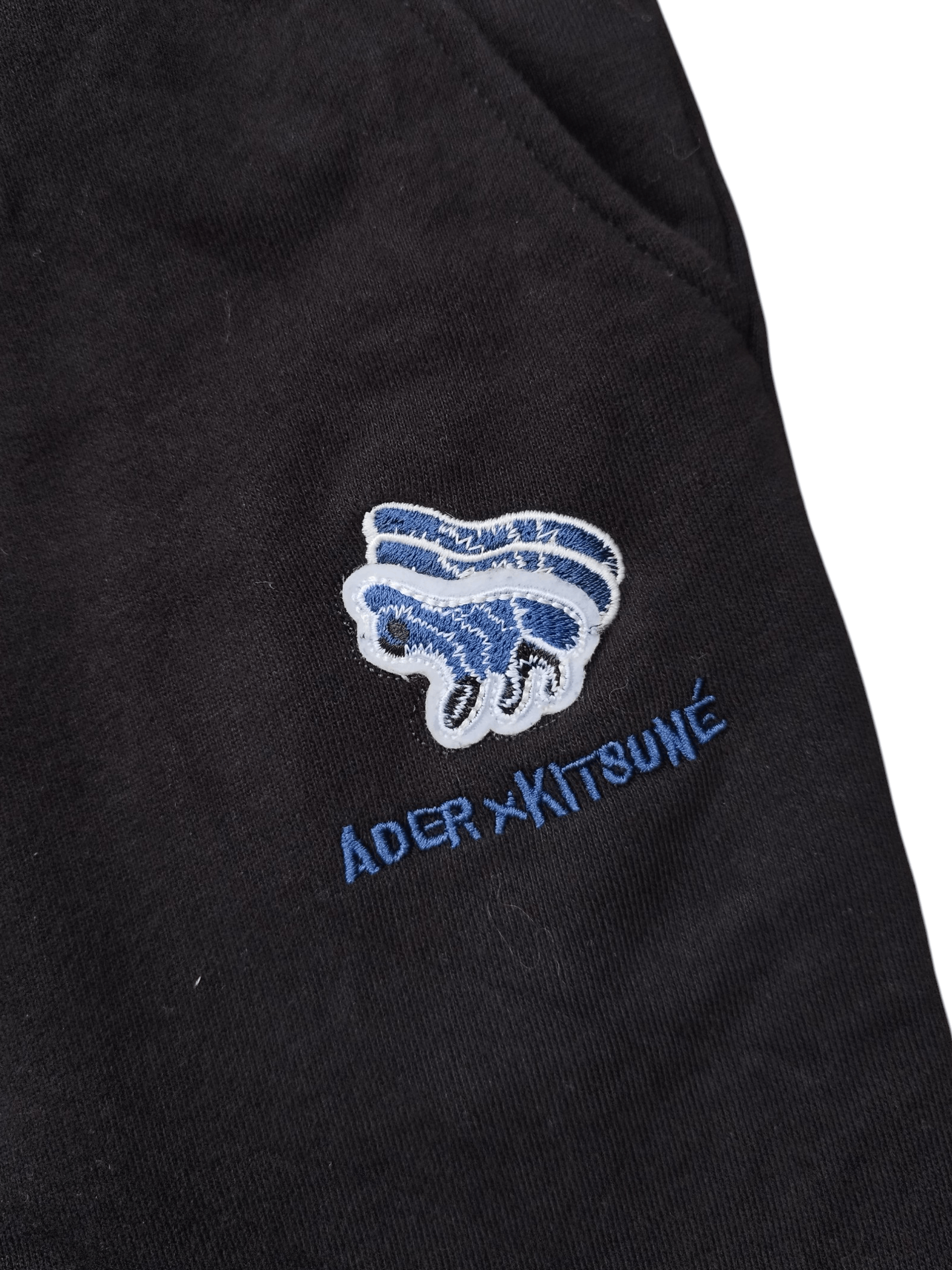 Ader Error × Maison Kitsune Ader error X maison kitsune animal logo Size US 30 / EU 46 - 2 Thumbnail
