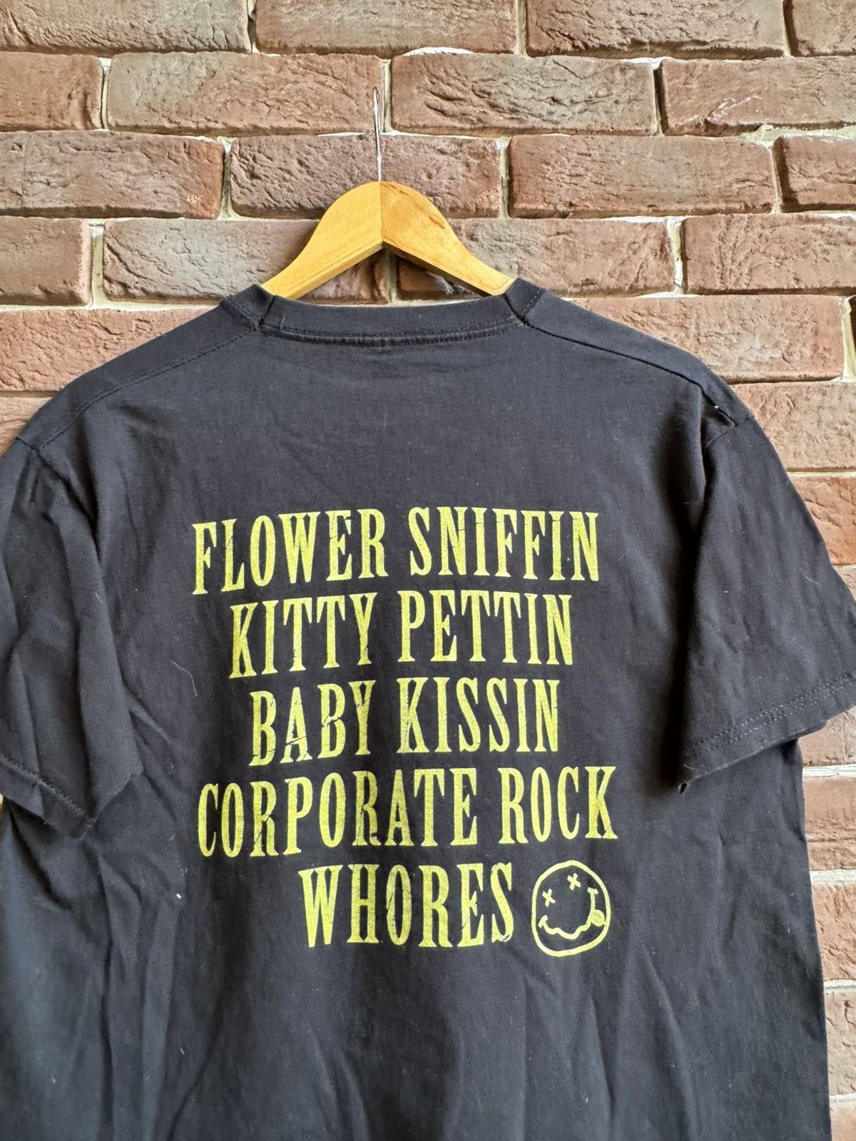 Band Tees 00s Nirvana Smiley Vintage Grunge Band Tees Size US M / EU 48-50 / 2 - 5 Thumbnail