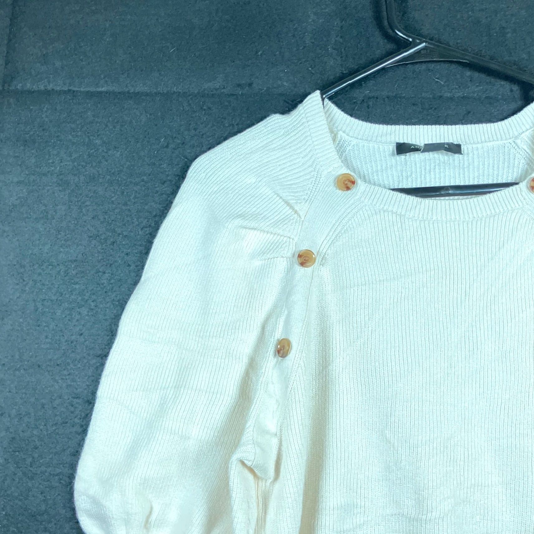 Ann Taylor Ann Taylor LOFT Womens Sweater Cream Short Sleeve Balloon Button Accents Knit Pullover S Regular Crew Neck? Size S / US 4 / IT 40 - 2 Thumbnail