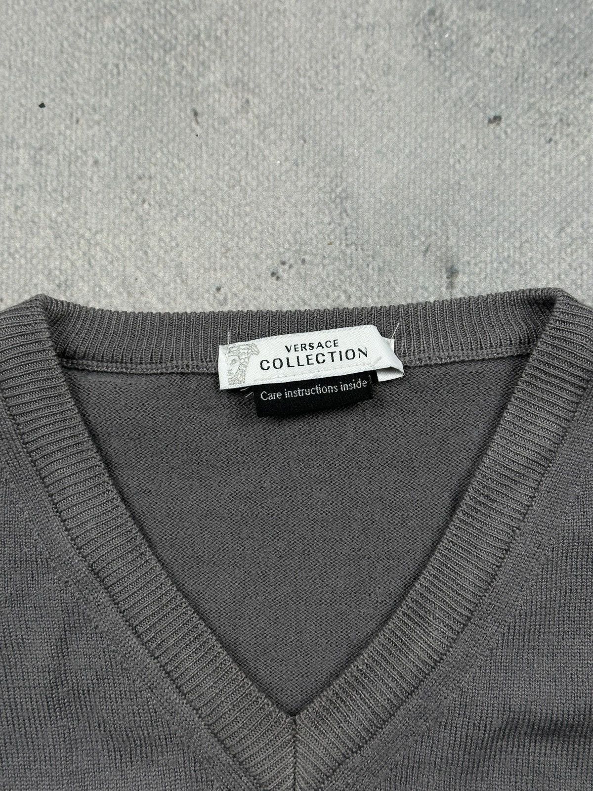 Versace Versace Collection Grey V-Neck Sweater 100% Wool Tunisia y2k Size US L / EU 52-54 / 3 - 7 Thumbnail