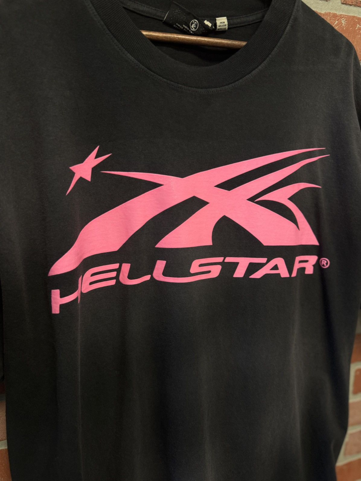 HELLSTAR Hellstar Black PINK Logo Tee Shirt 100% Authentic Size XXL Size US XXL / EU 58 / 5 - 5 Thumbnail