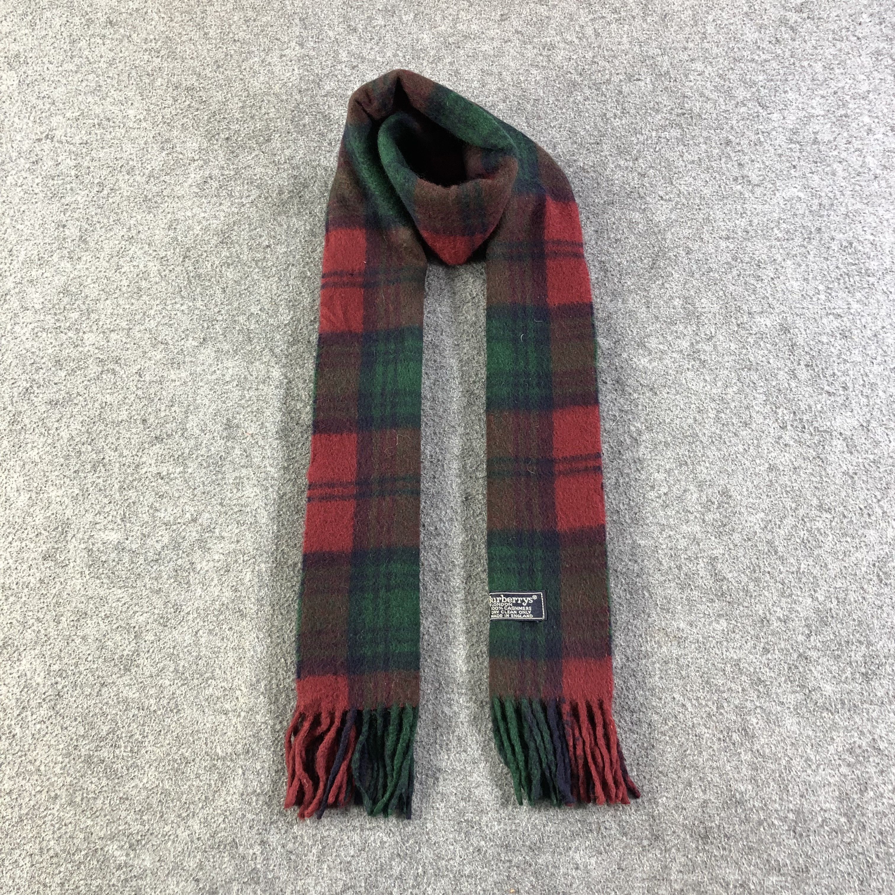 Burberry Burberrys Nova Check Cashmere Scarf Muffler V1363 Size ONE SIZE - 1 Thumbnail