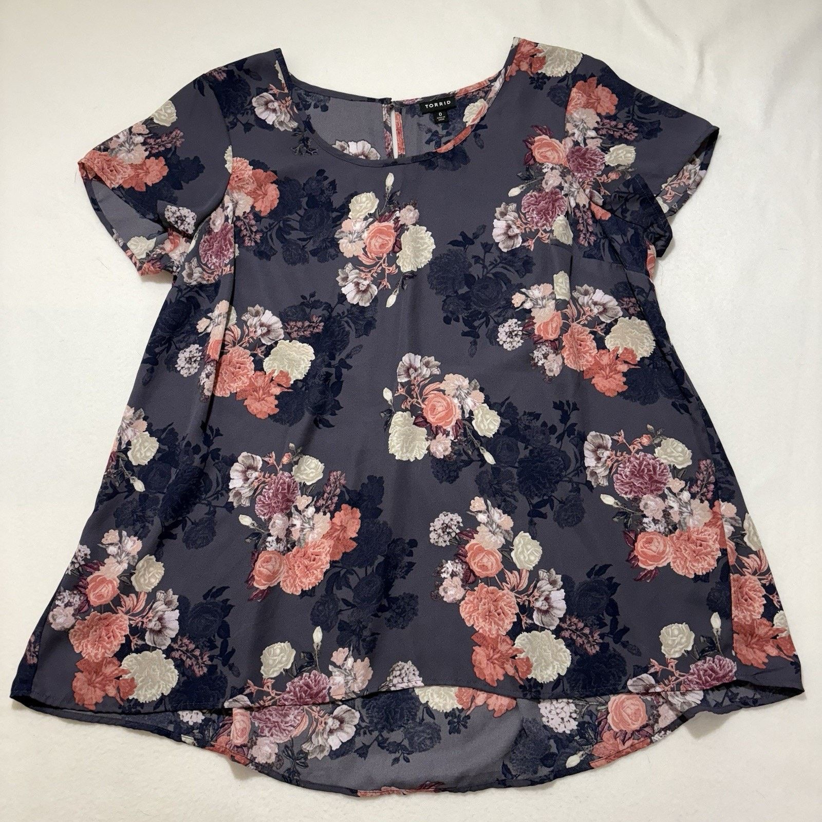 Other Torrid 0 Large Short Sleeve Blouse Purple Pink Floral Top Size L / US 10 / IT 46 - 1 Thumbnail