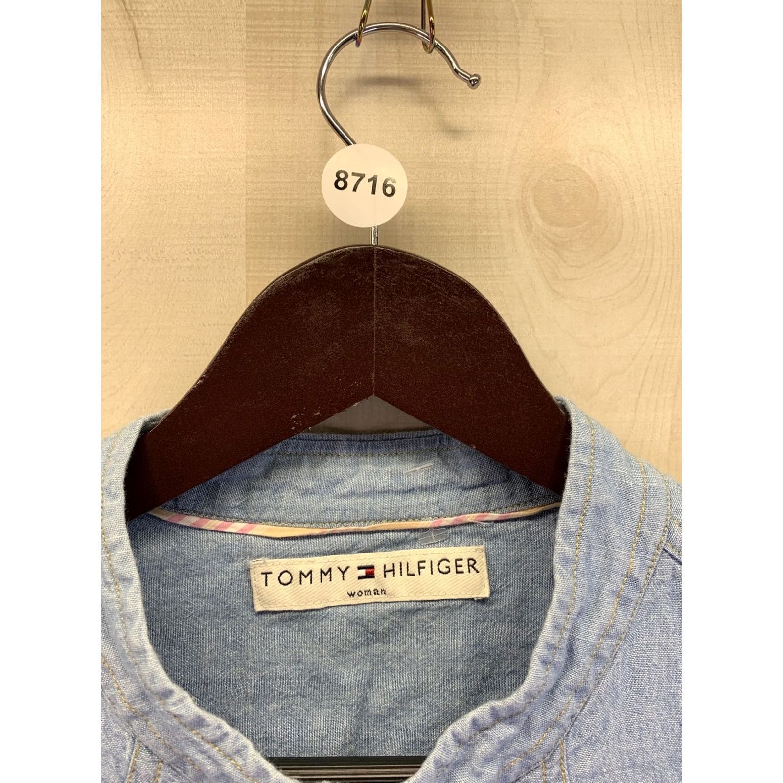 Tommy Hilfiger VINTAGE Tommy Hilfiger Woman Denim Chambray Snap Front Top 16 Blue 100% Cotton Shirt Womens Size XXL / US 16-18 / IT 52-54 - 3 Thumbnail