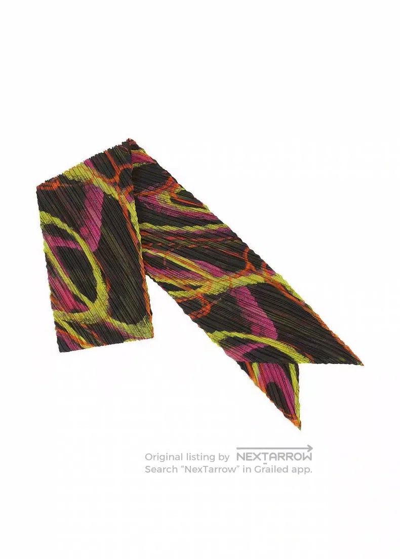 Issey Miyake Issey Miyake Printed pleated scarf shawl silk scarf Size ONE SIZE - 1 Thumbnail