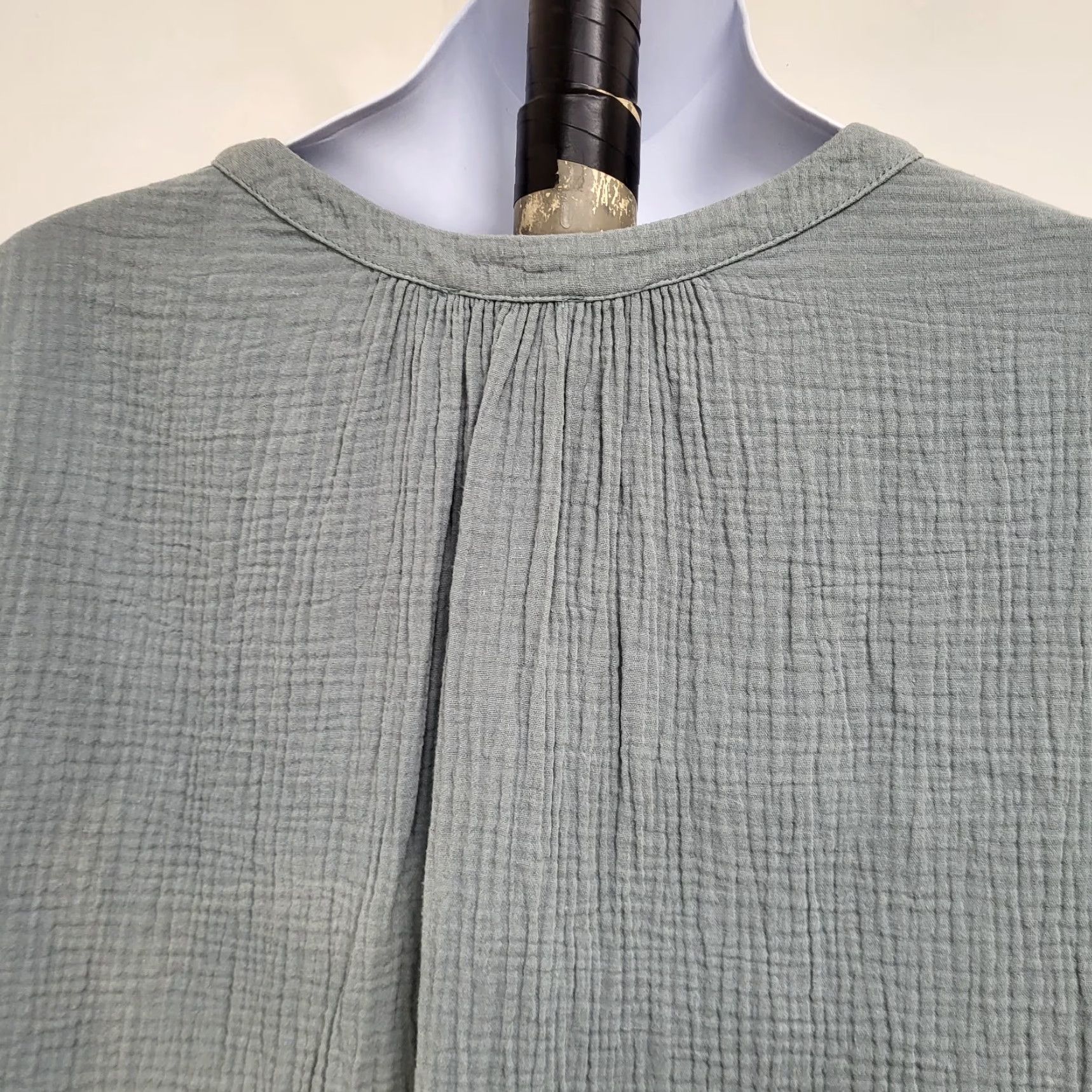 Vintage GeeGee Blouse Women's 3XL 100% Cotton Gauze Collared Short Sleeve Raw Hem Green breathable, lightweight, machine washable, classic, casual, business Size XXL / US 16-18 / IT 52-54 - 7 Thumbnail