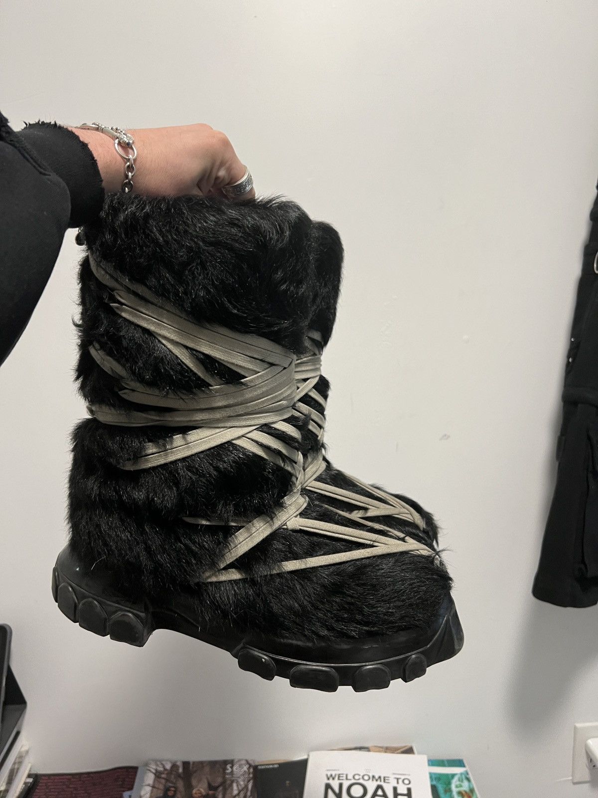 Rick Owens Rick owens megalace fur lunar boots Size US 10 / EU 43 - 2 Thumbnail