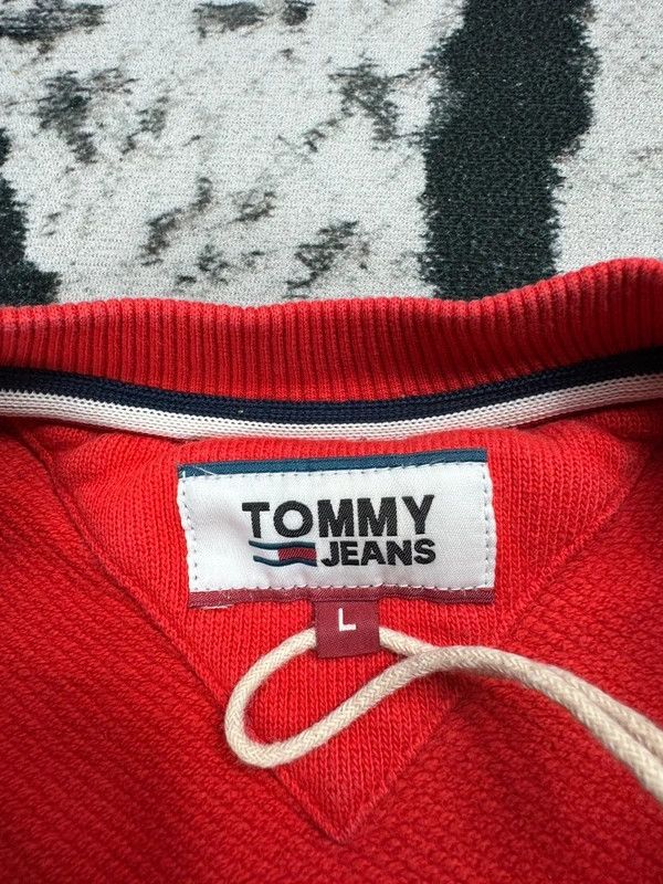 Tommy Hilfiger Tommy Hilfiger crewneck sweatshirt red white logo L Size US L / EU 52-54 / 3 - 5 Thumbnail