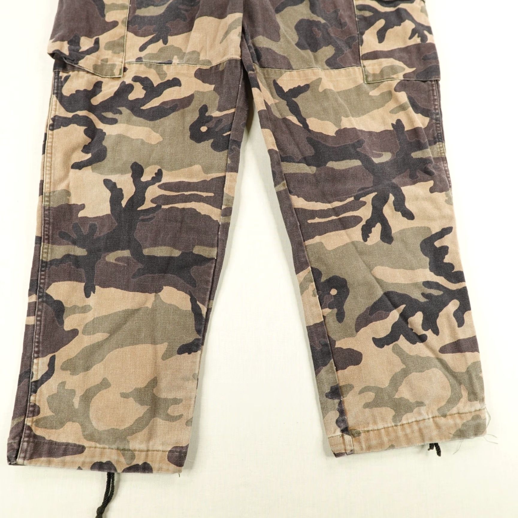 Vintage VINTAGE Gung Ho Pants Mens Large 32 Camouflage Cargo Military USA 90s Mens Pants 32 Green Camouflage Front Button Adjustable Waist Drawstring Hem Size US 33 - 3 Thumbnail