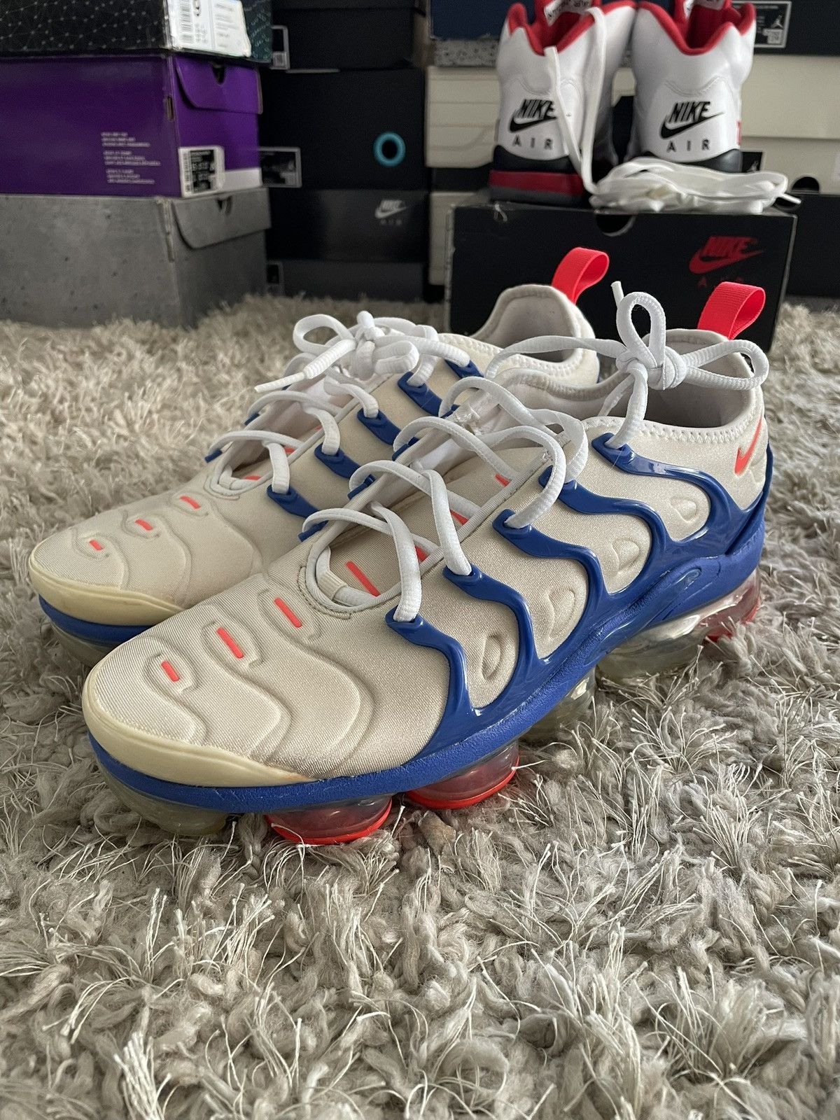 Nike Nike Vapormax Plus Coconut Milk Hyper Royal Size US 9 / EU 42 - 1 Thumbnail