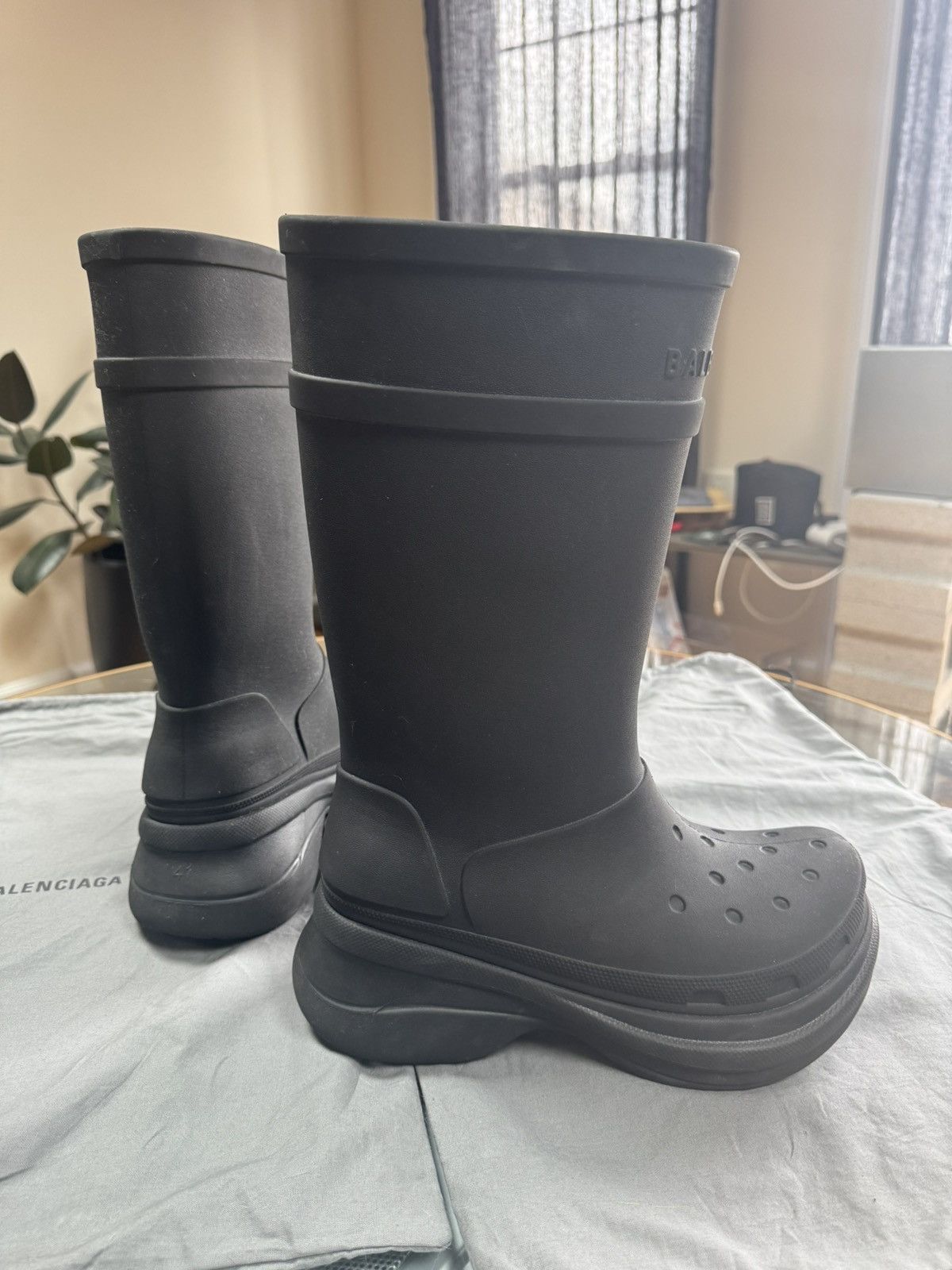Balenciaga × Crocs Balenciaga Croc Boots Size US 8 / EU 41 - 2 Thumbnail