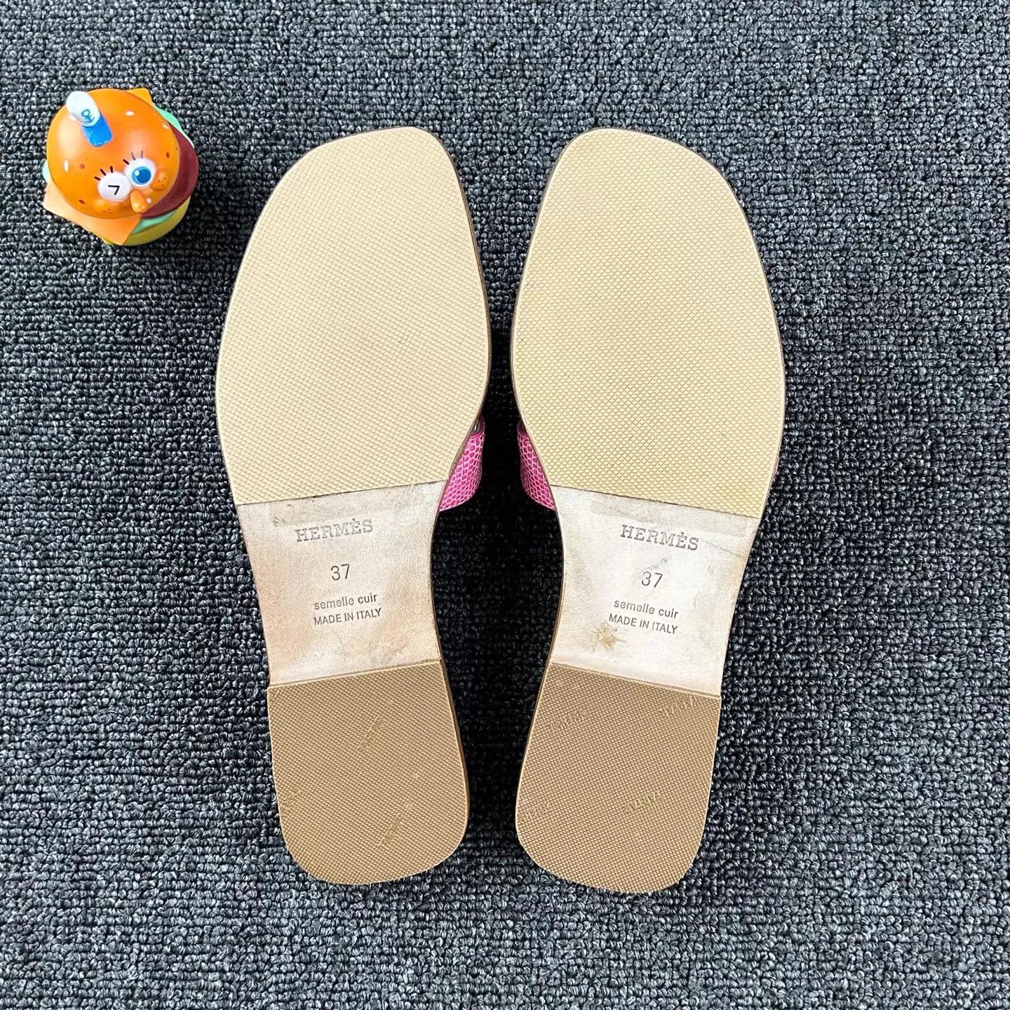 Hermes Hermes Pink Lizard Skin Slippers Size 37 HB6405 Size US 6.5 / IT 36.5 - 7 Thumbnail