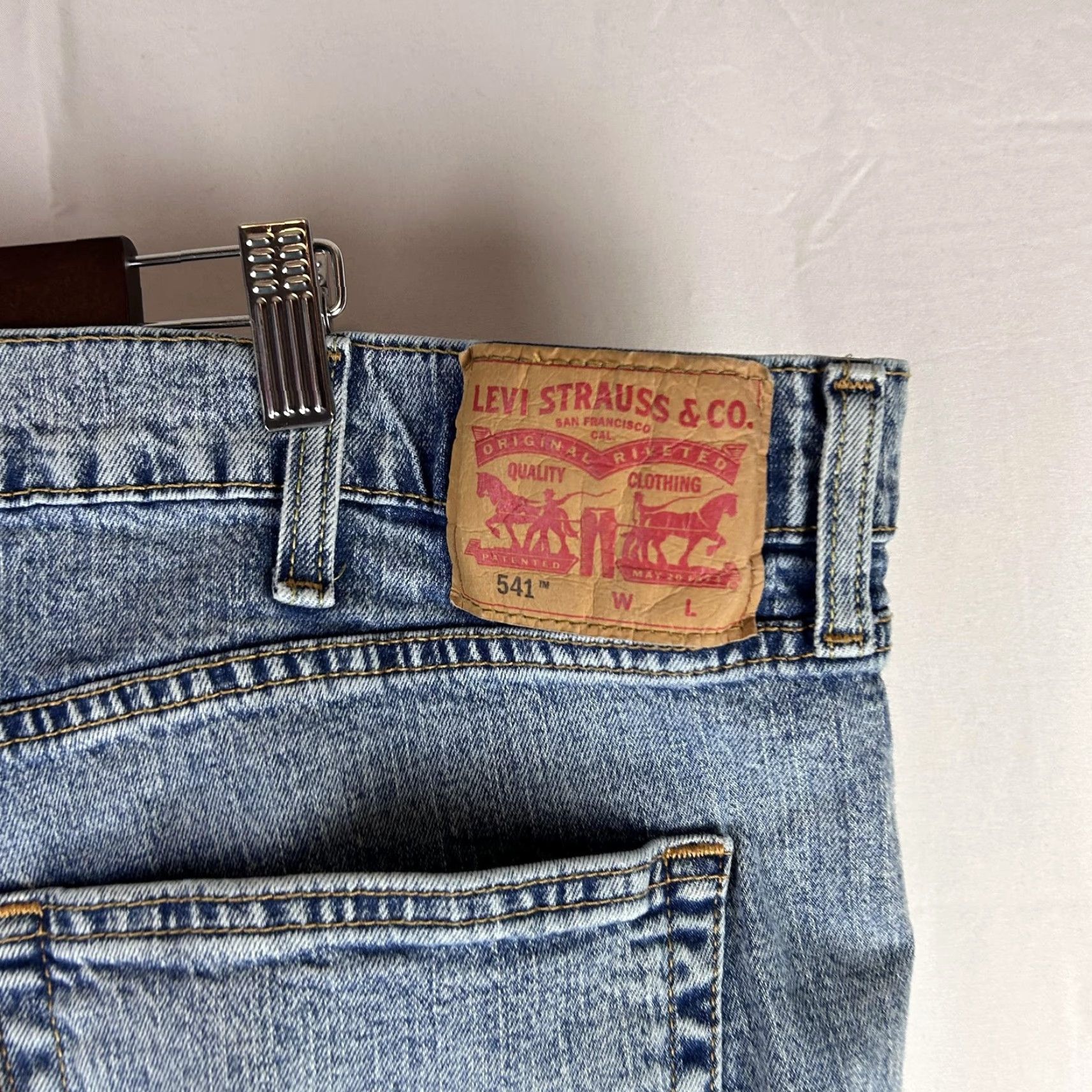 Levi's Levis Jeans Mens 48x29 Light Wash Blue Denim Athletic Taper Stretch Zip Fly Size US 32 / EU 48 - 6 Thumbnail