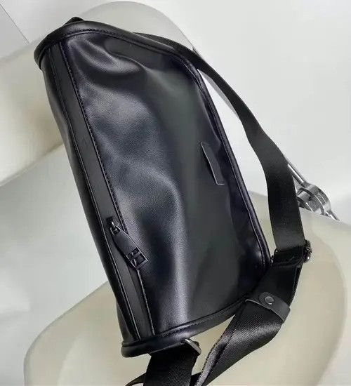Japanese Brand Fashion y2k faux leather shoulder bag messenger bag Size ONE SIZE - 4 Thumbnail