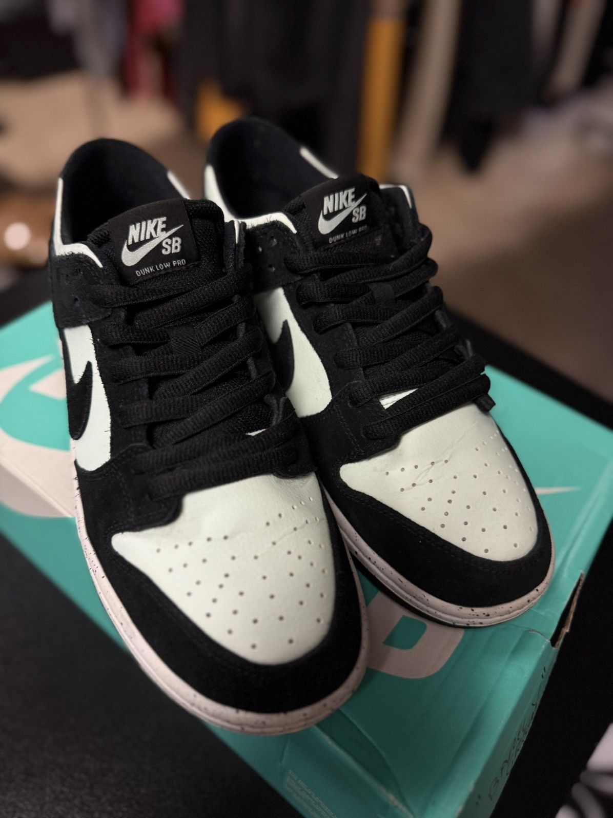 Nike Nike SB Zoom Dunk Low Pro 'Barely Green' 854866-003 Size 11 Size US 11 / EU 44 - 12 Thumbnail