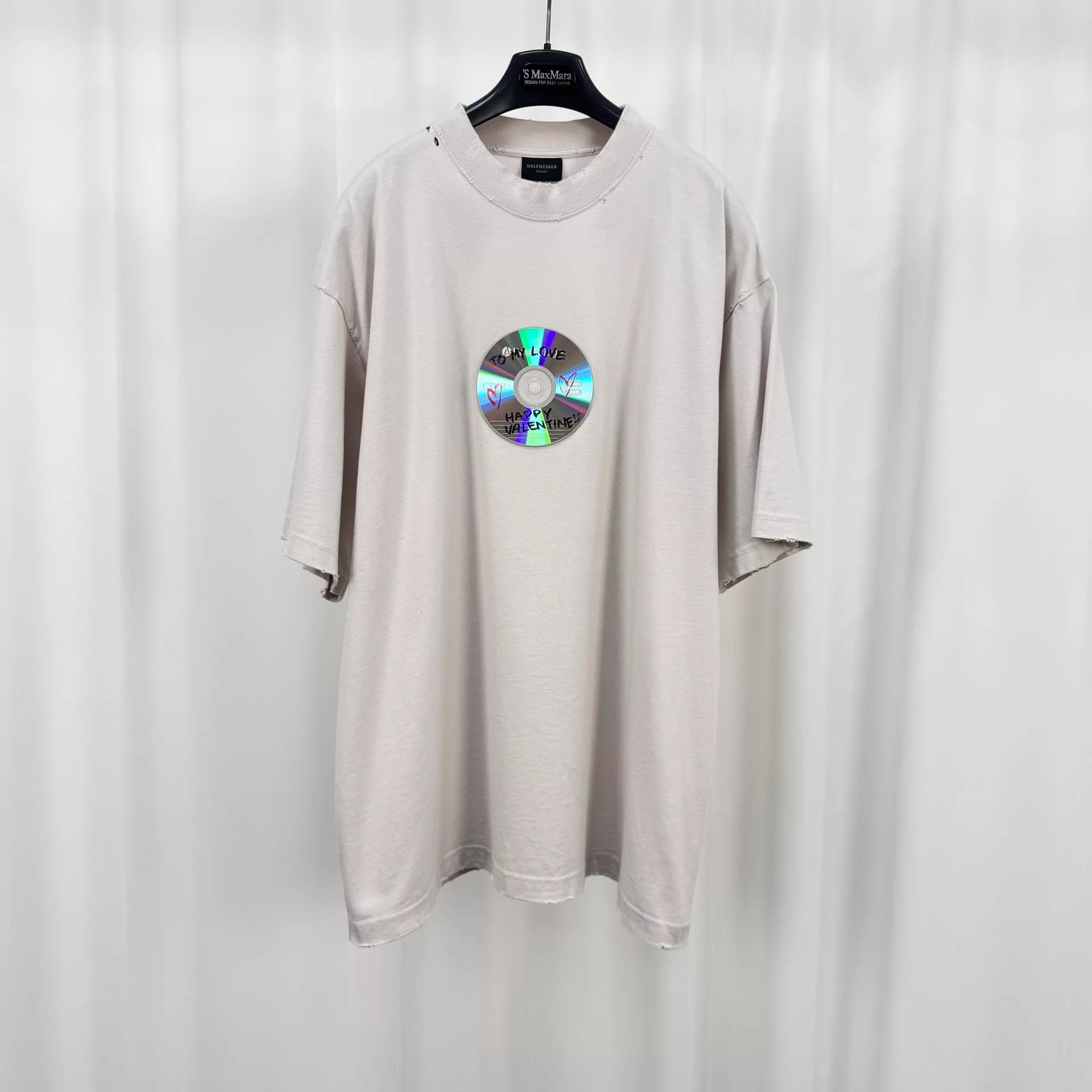 Balenciaga Balenciaga Valentine's Limited Disc T-Shirt L New Size US L / EU 52-54 / 3 - 1 Thumbnail