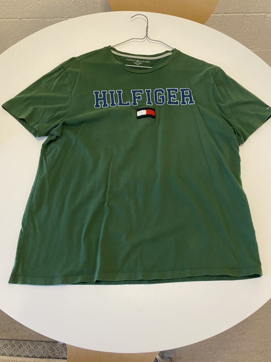 Tommy Hilfiger × Tommy Jeans × Vintage Green Tommy Hilfiger Logo T-Shirt Size US L / EU 52-54 / 3 - 1 Thumbnail