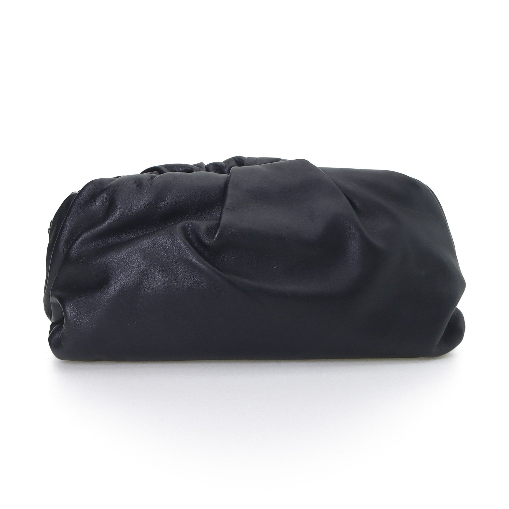Bottega Veneta Chain Pouch Leather Handbag in Black, Women's