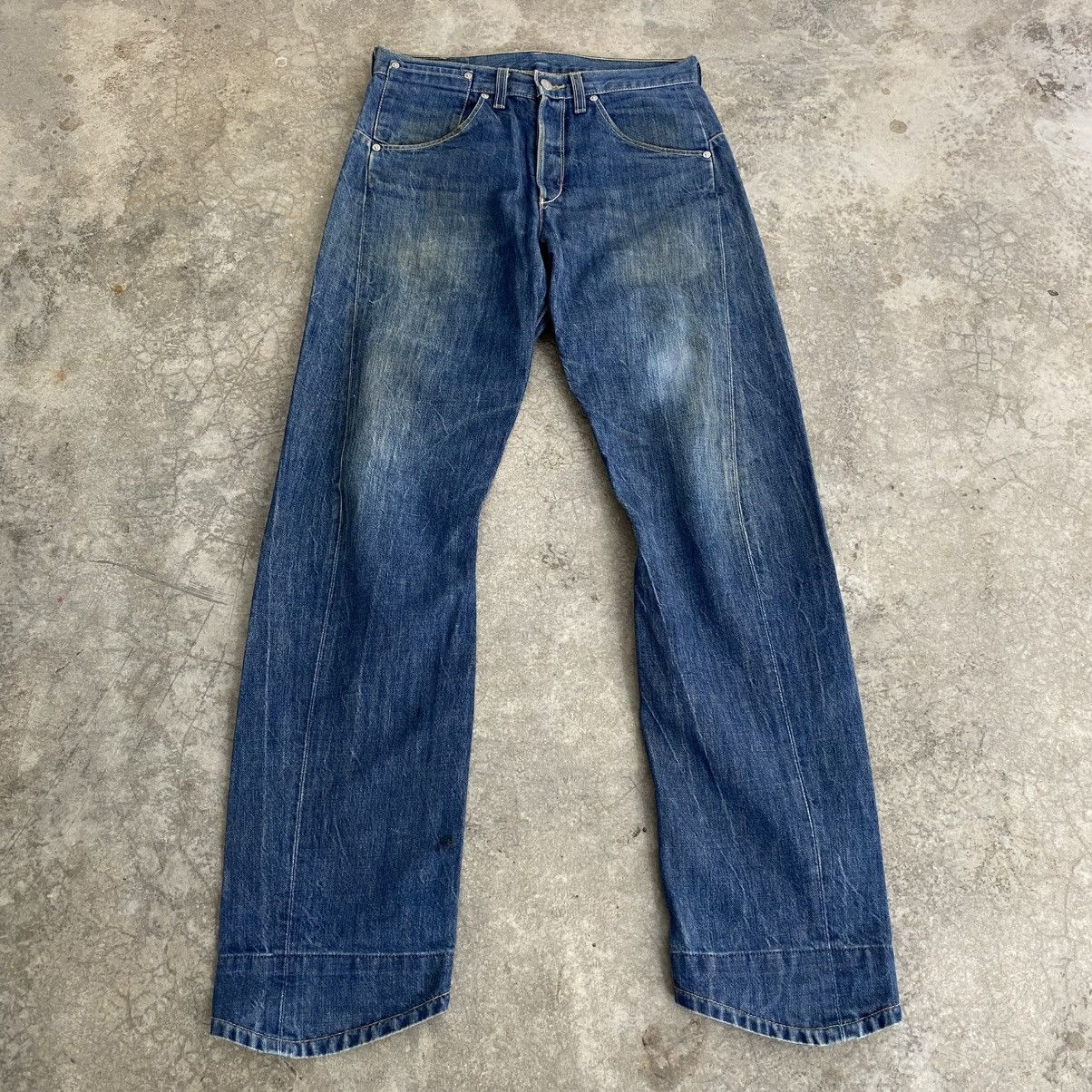 Levi's Vintage Levis Engineered Loose Denim Twisted Leg Jeans Size US 30 / EU 46 - 1 Thumbnail