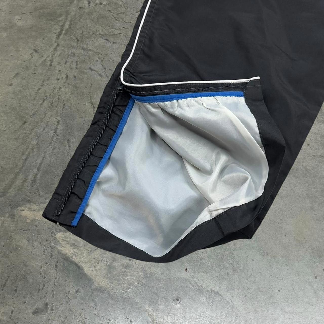 Old Navy × Vintage Vintage Y2K Old Navy Side Stripe Nylon Track Pants Size US 32 / EU 48 - 7 Thumbnail