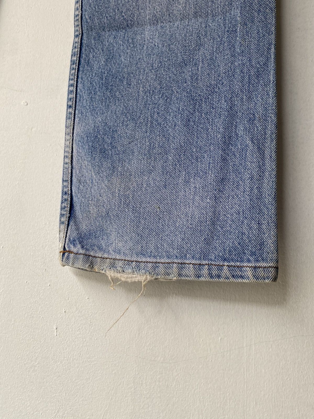 Levi's DISTRESSED 1980s Levi’s 517 Bootcut Washed Blue Jeans Size US 33 - 12 Thumbnail