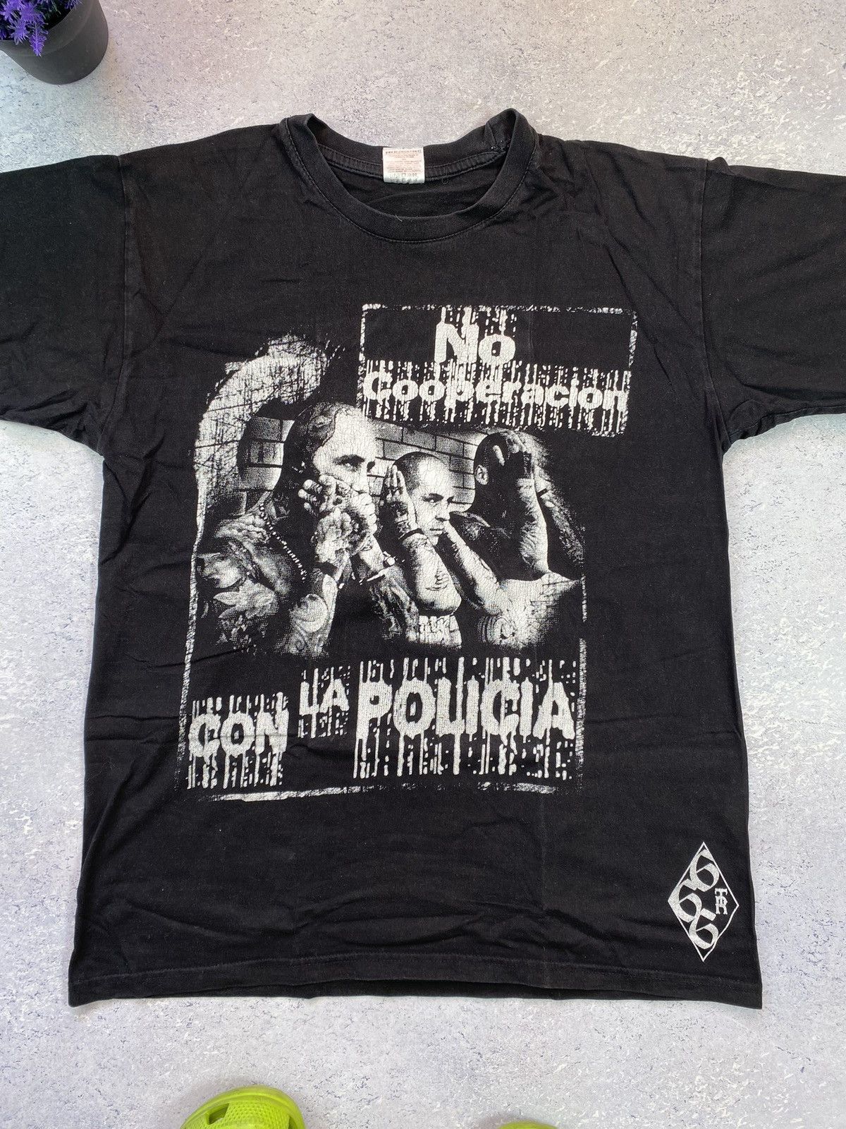 Vintage Hooligan No Cooperacion Con La Policia T-Shirt Size Medium Size US M / EU 48-50 / 2 - 3 Thumbnail