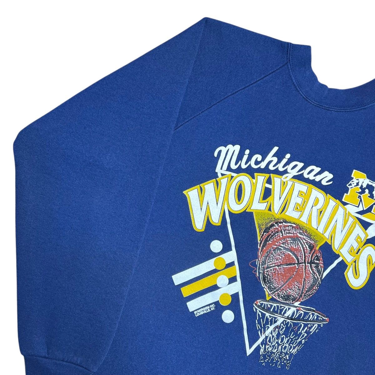 NCAA Vintage 1990s NCAA Michigan Wolverines Basketball Sweatshirt Size US XL / EU 56 / 4 - 15 Thumbnail