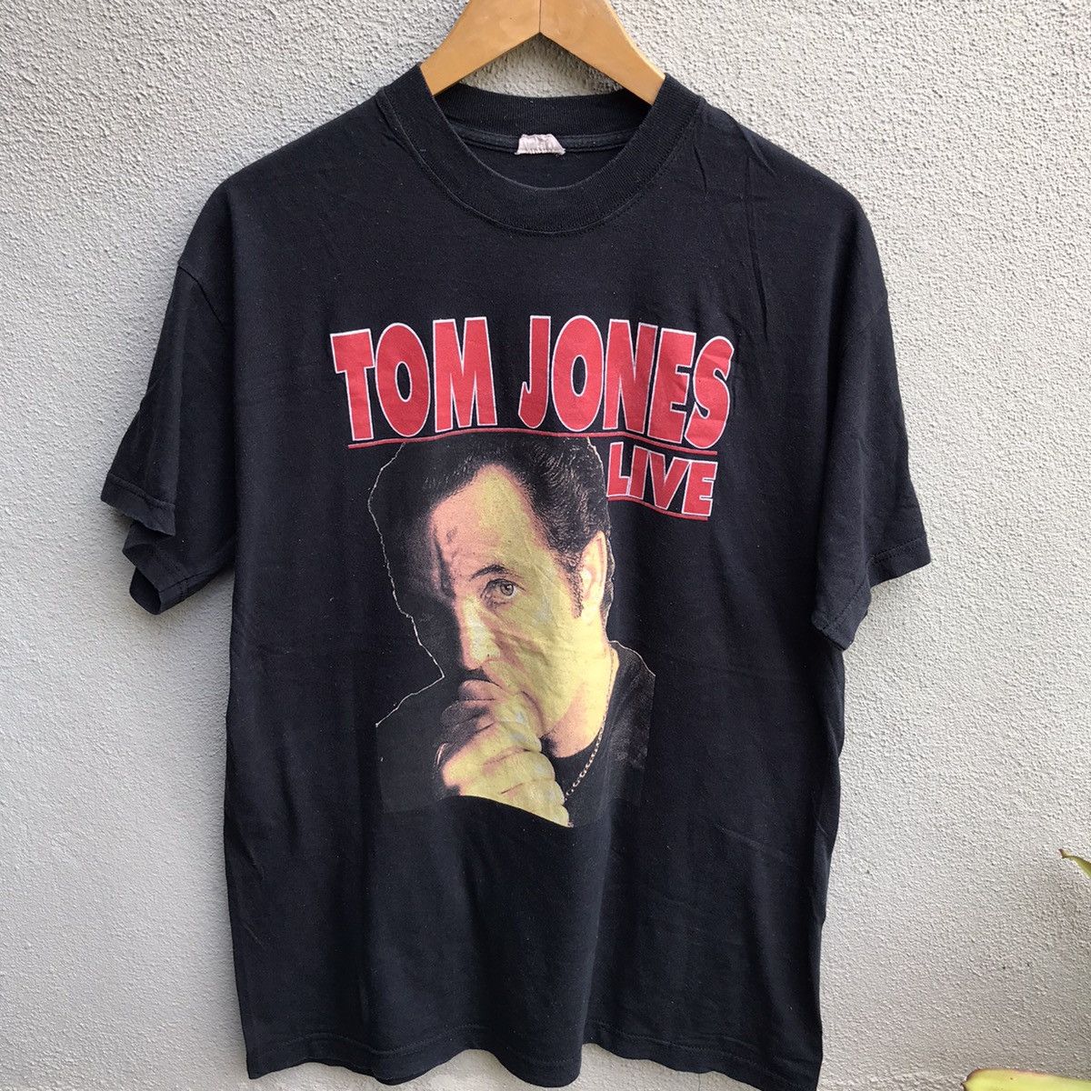Band Tees Vintage 90s TOM JONES solo tee Size US L / EU 52-54 / 3 - 2 Thumbnail