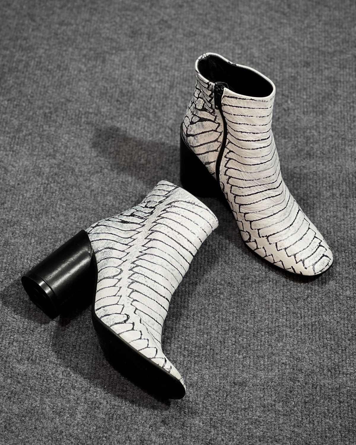 Maison Margiela MM6 Maison Margiela Printed Leather Ankle Boot Size US 7 / IT 37 - 5 Thumbnail