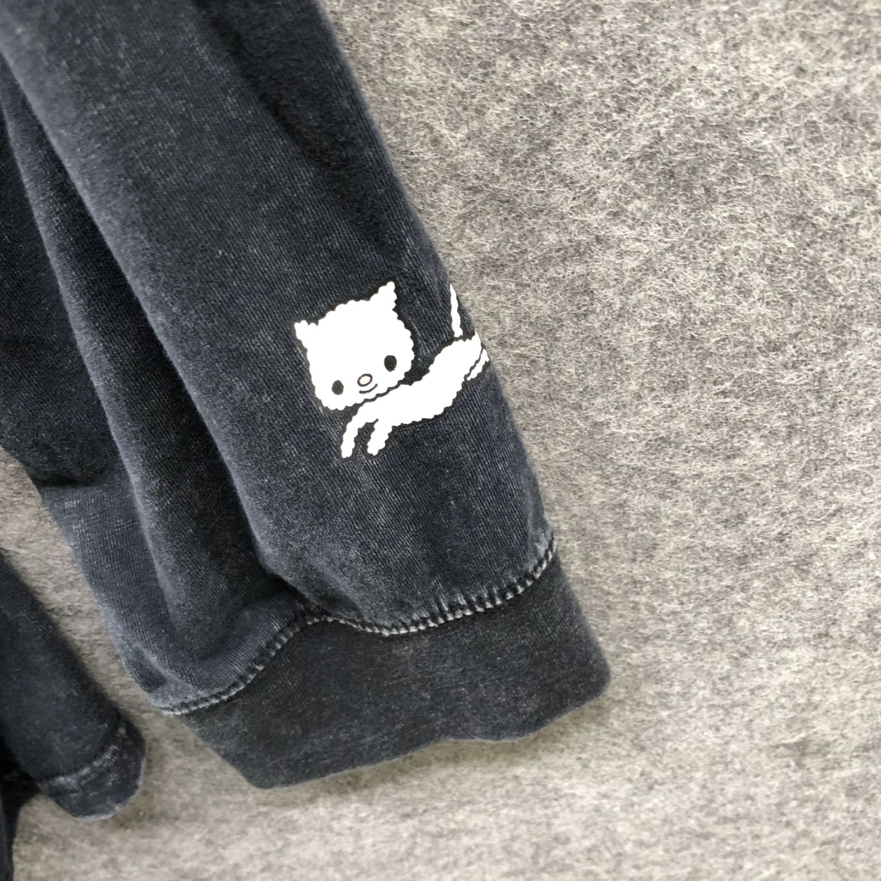 Forever 21 Forever 21 X Hello Kitty Little Twin Stars Oversized Tee Womens S Long Sleeve Black Crewneck Cotton Knit T-Shirt Casual Size S / US 4 / IT 40 - 7 Thumbnail
