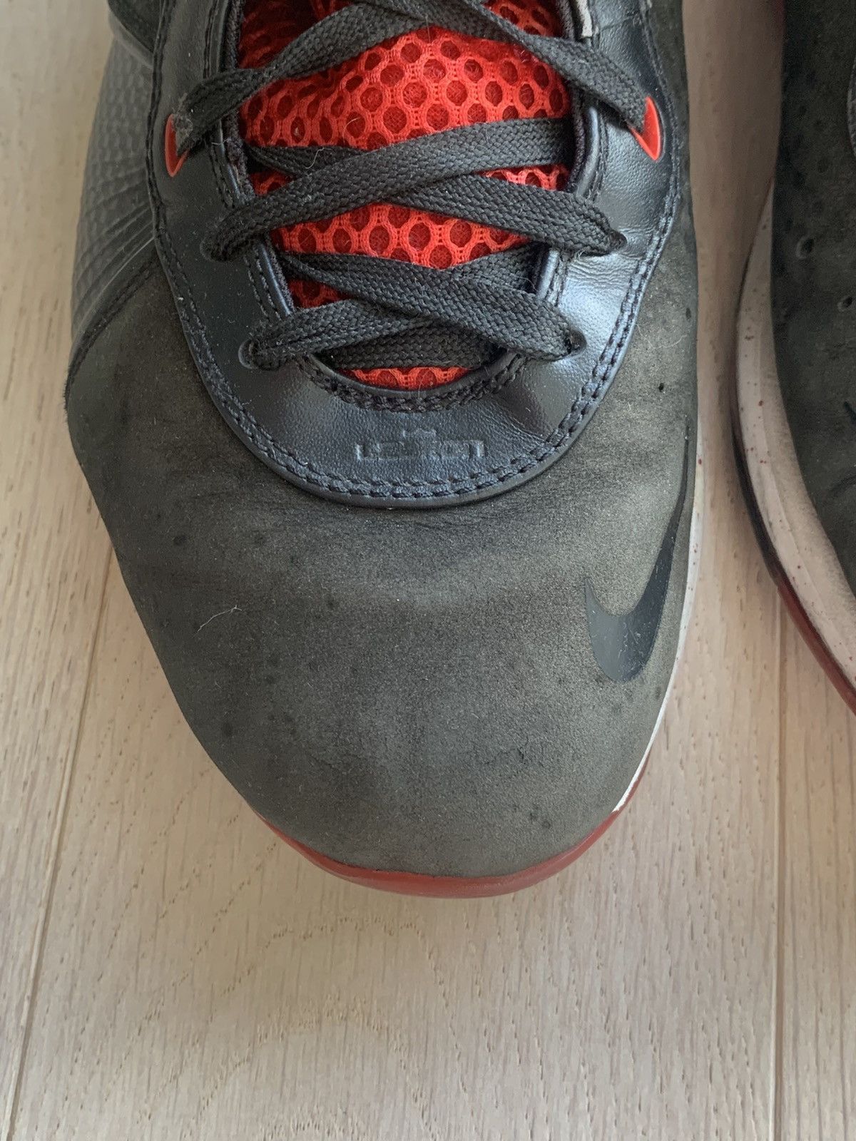 Nike Nike Lebron 8 Size US 11 / EU 44 - 9 Thumbnail