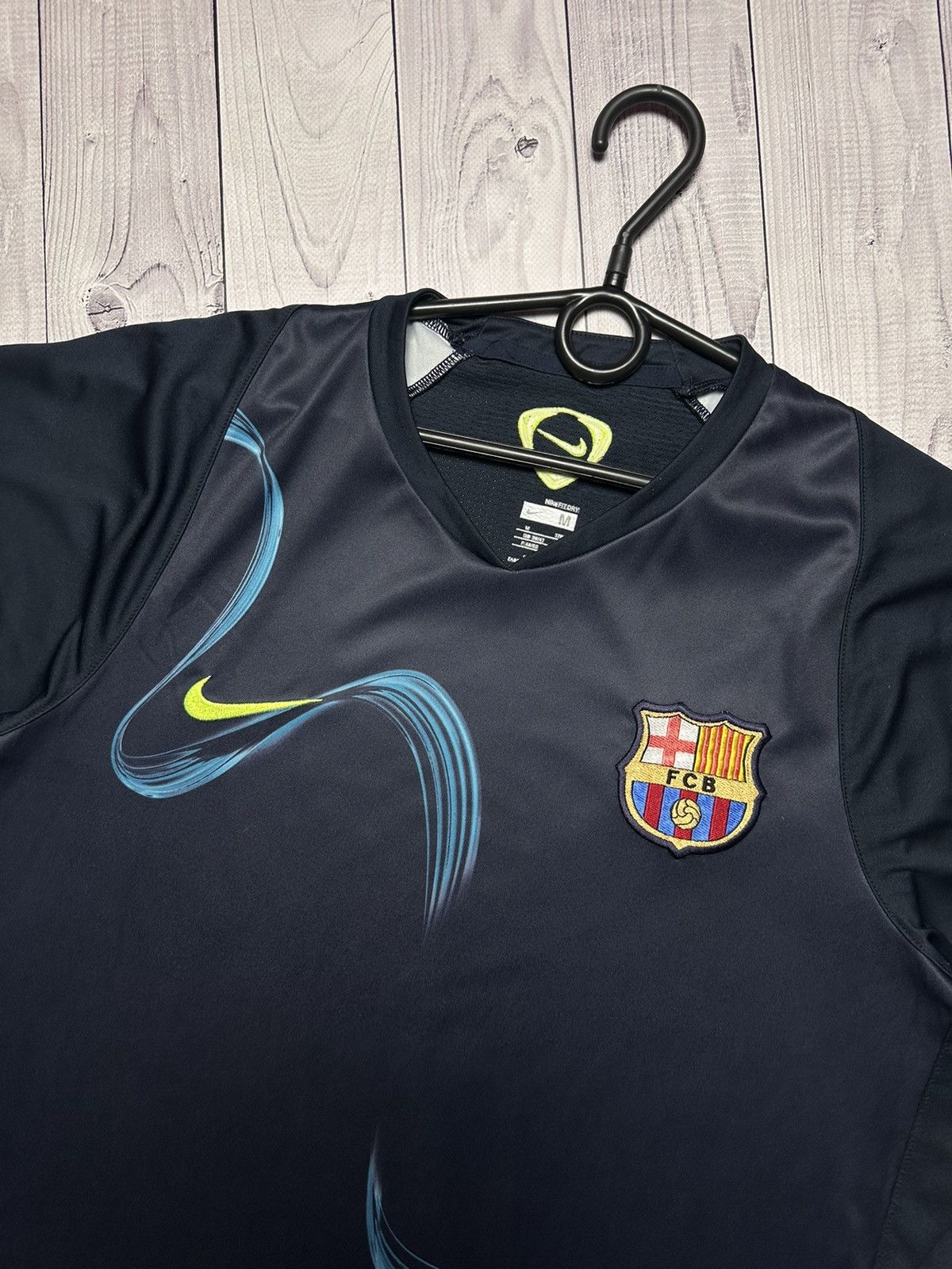 Nike Vintage Barcelona Nike total 90 soccer jersey rare size M Size US M / EU 48-50 / 2 - 3 Thumbnail