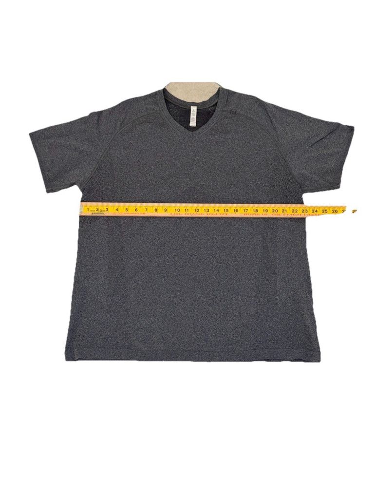 Lululemon LULULEMON METAL VENT V-NECK SHORTSLEEVE SHIRT GRAY SIZE XXL Size US XXL / EU 58 / 5 - 3 Thumbnail