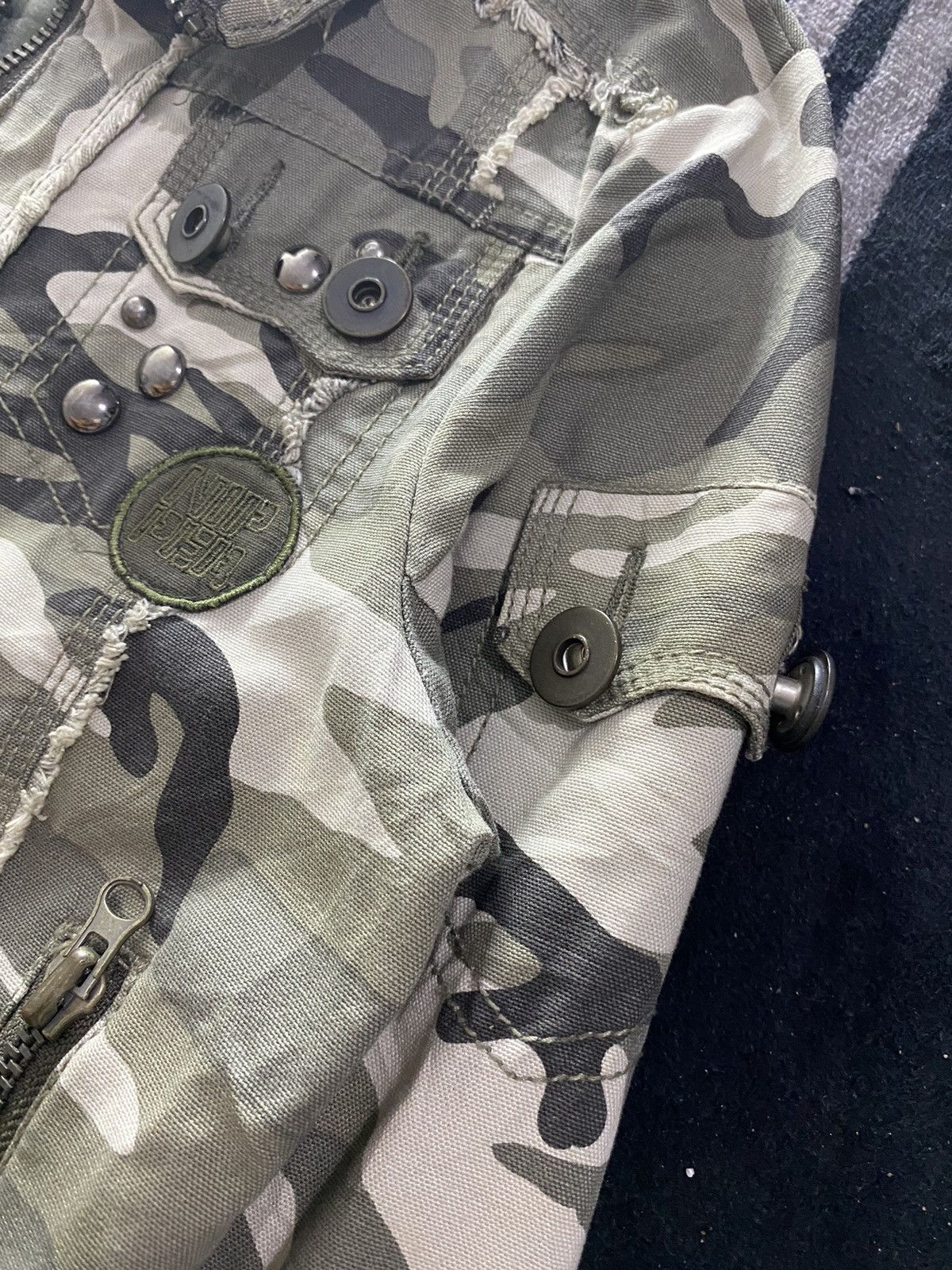 If Six Was Nine × Japanese Brand × Le Grande Bleu (L.G.B.) 2000s nipper studed distressed camo jacket goa style Size US M / EU 48-50 / 2 - 6 Thumbnail