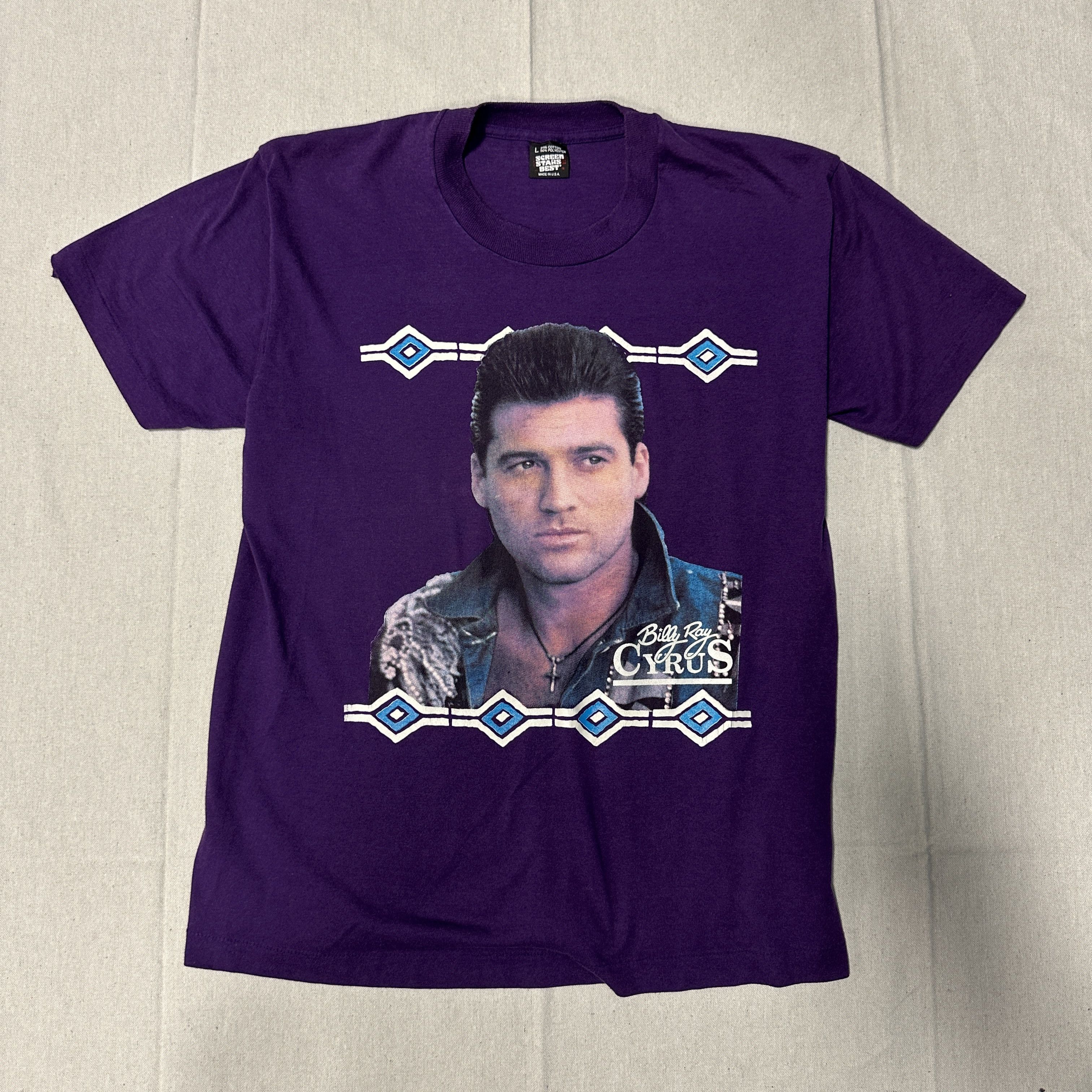 eS Vintage Billy Ray Cyrus Graphic Purple T-Shirt Size L Size US L / EU 52-54 / 3 - 1 Thumbnail