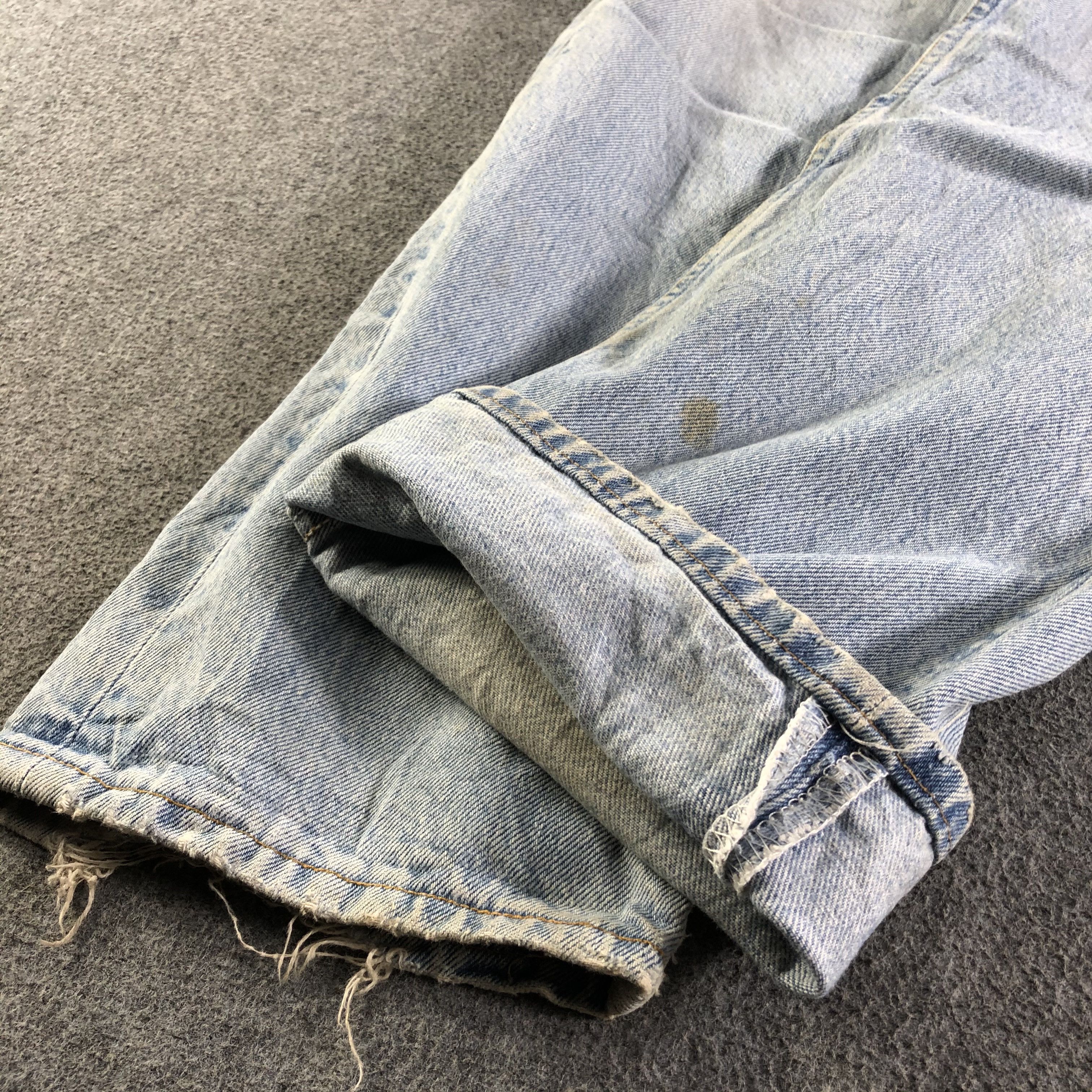 Levi's 90s Vintage Light Wash Levis 501 Jeans-J4599 Size US 31 - 7 Thumbnail