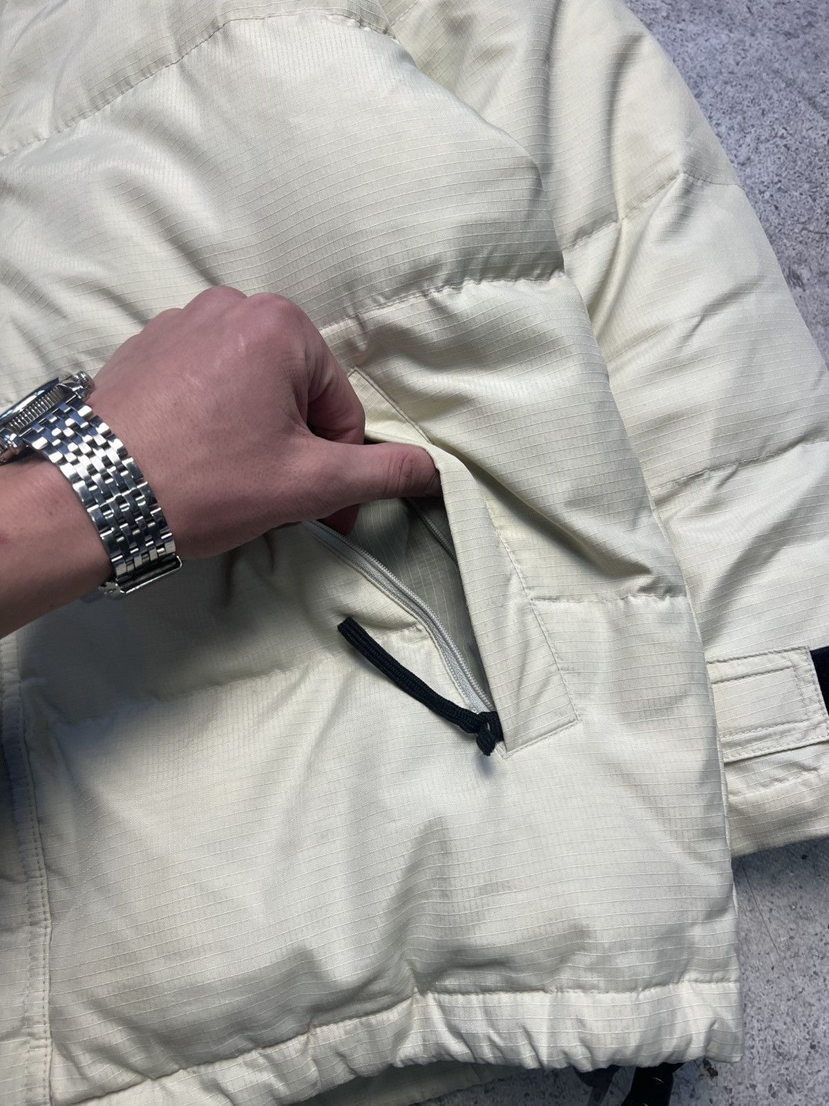 Nike Nike Vintage Puffer Jacket Ivory Travis 90s Swoosh Size US M / EU 48-50 / 2 - 12 Thumbnail