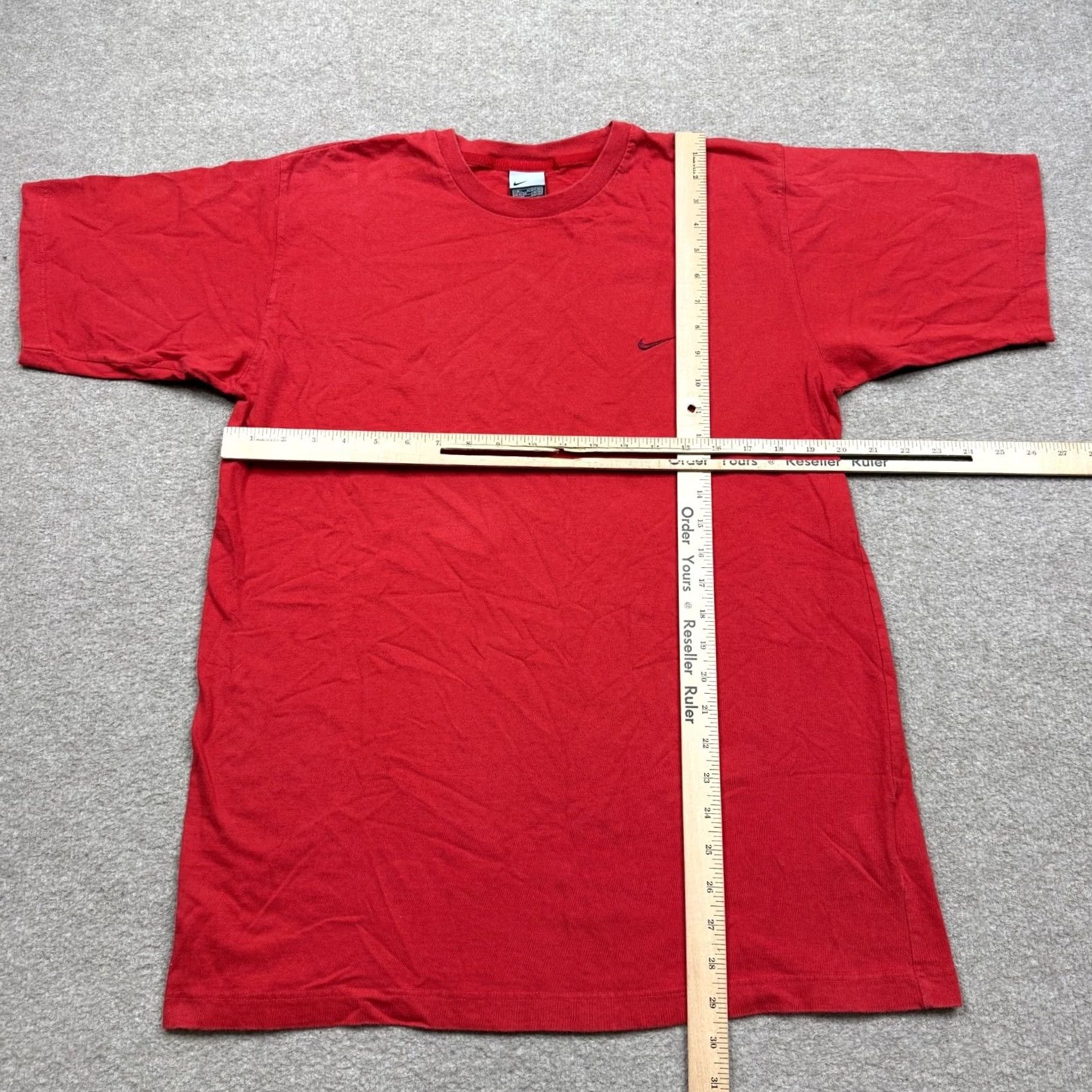 Nike Vintage Nike T Shirt Size L Red Short Sleeve Performance Lightweight Y2K Men's Size US L / EU 52-54 / 3 - 6 Thumbnail