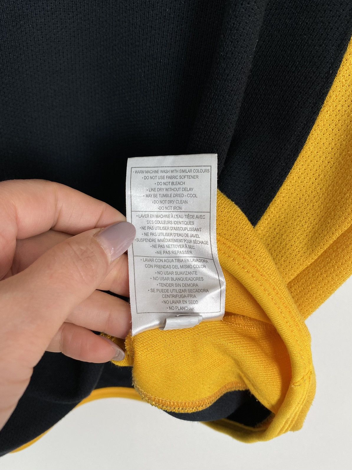 Canterbury of New Zealand × Vintage Vintage London Wasps Rugby Shirt Magners Size L-XL Black Top Size US XL / EU 56 / 4 - 6 Thumbnail